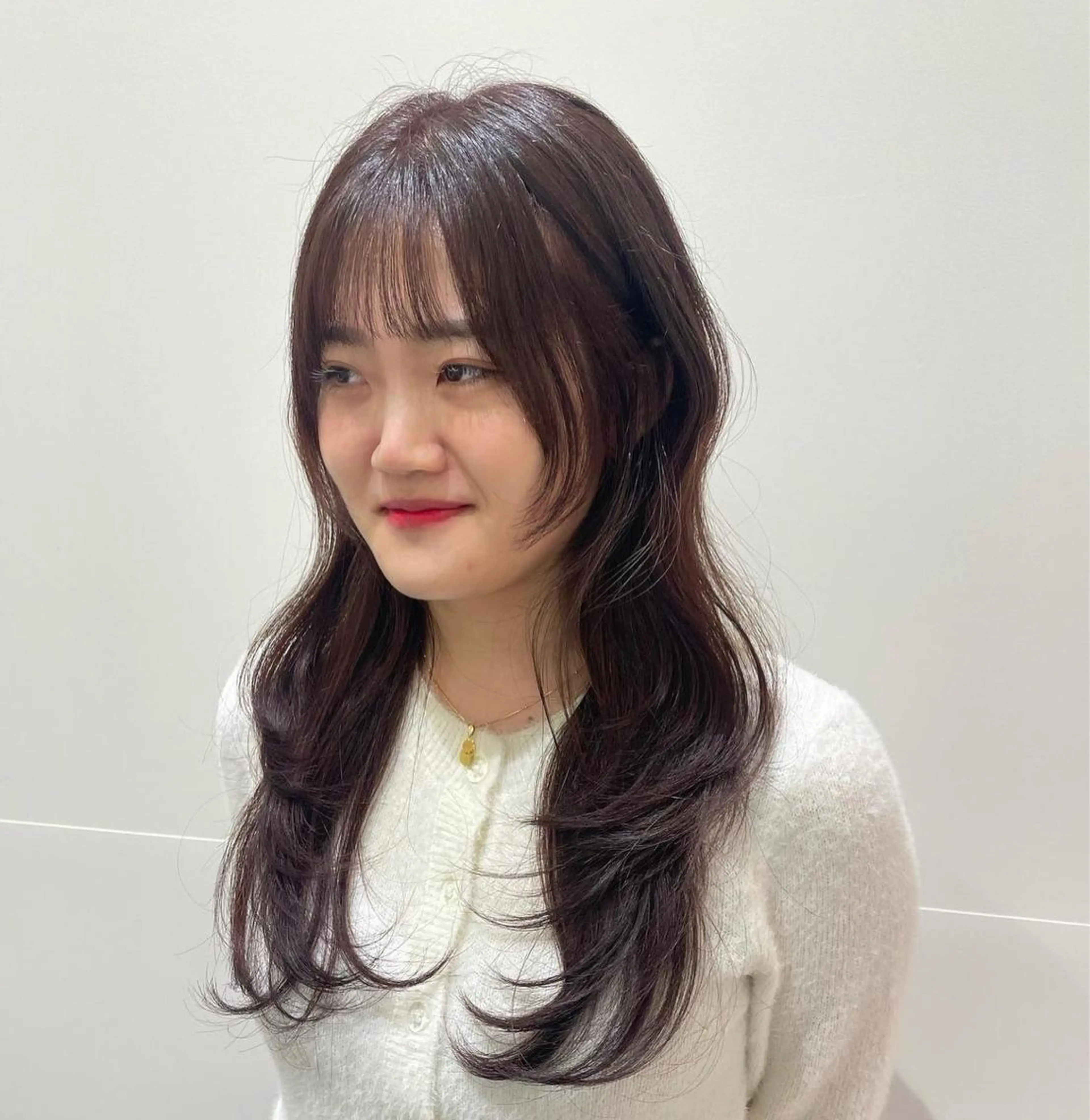 ロング レイヤーカット ❤︎︎韓国ヘア❤︎︎ 𝑺𝒉𝒊𝒉𝒐のヘアスタイル