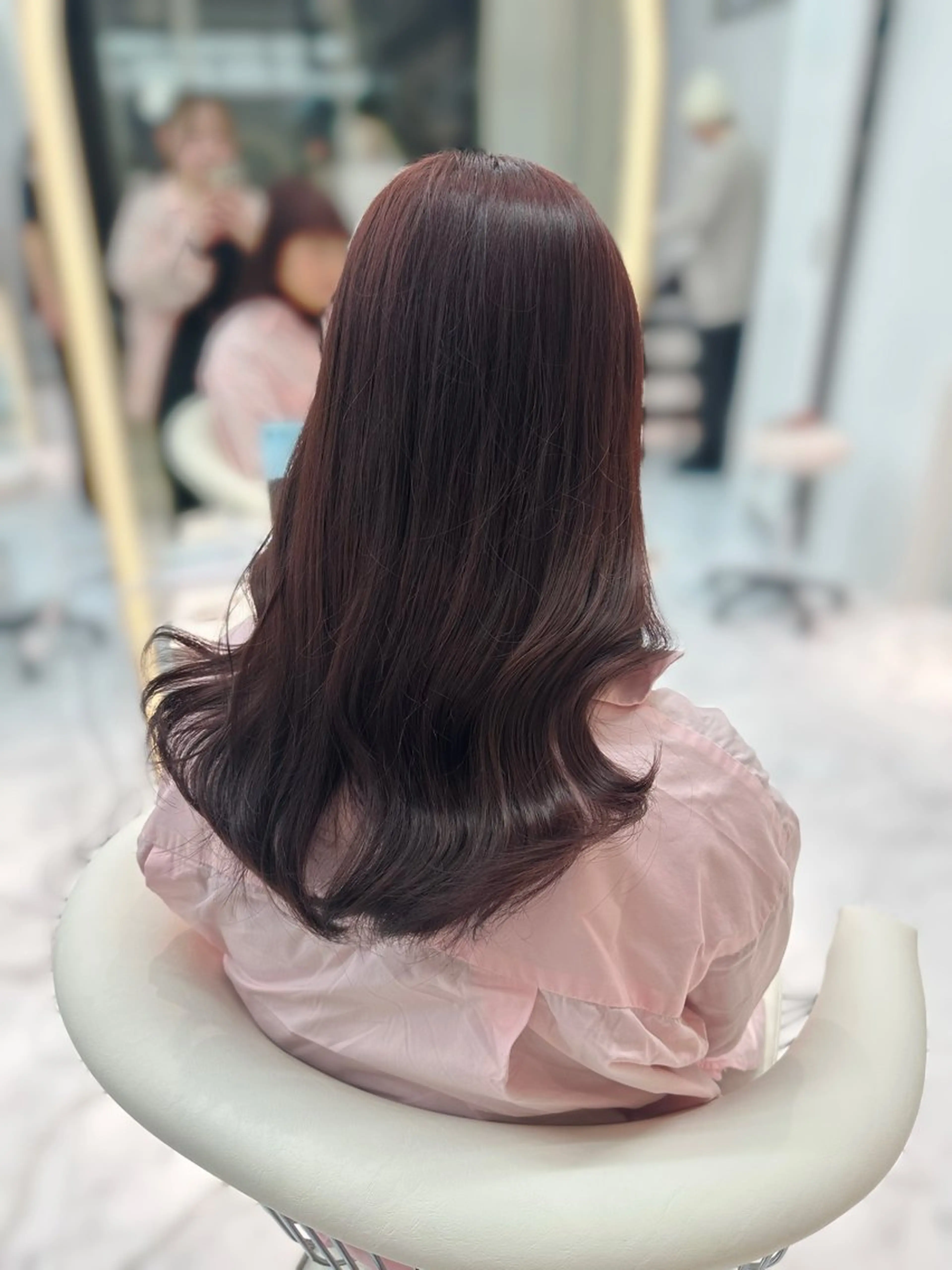 セミロング Lond  Emi 艶髪モテヘアのヘアスタイル