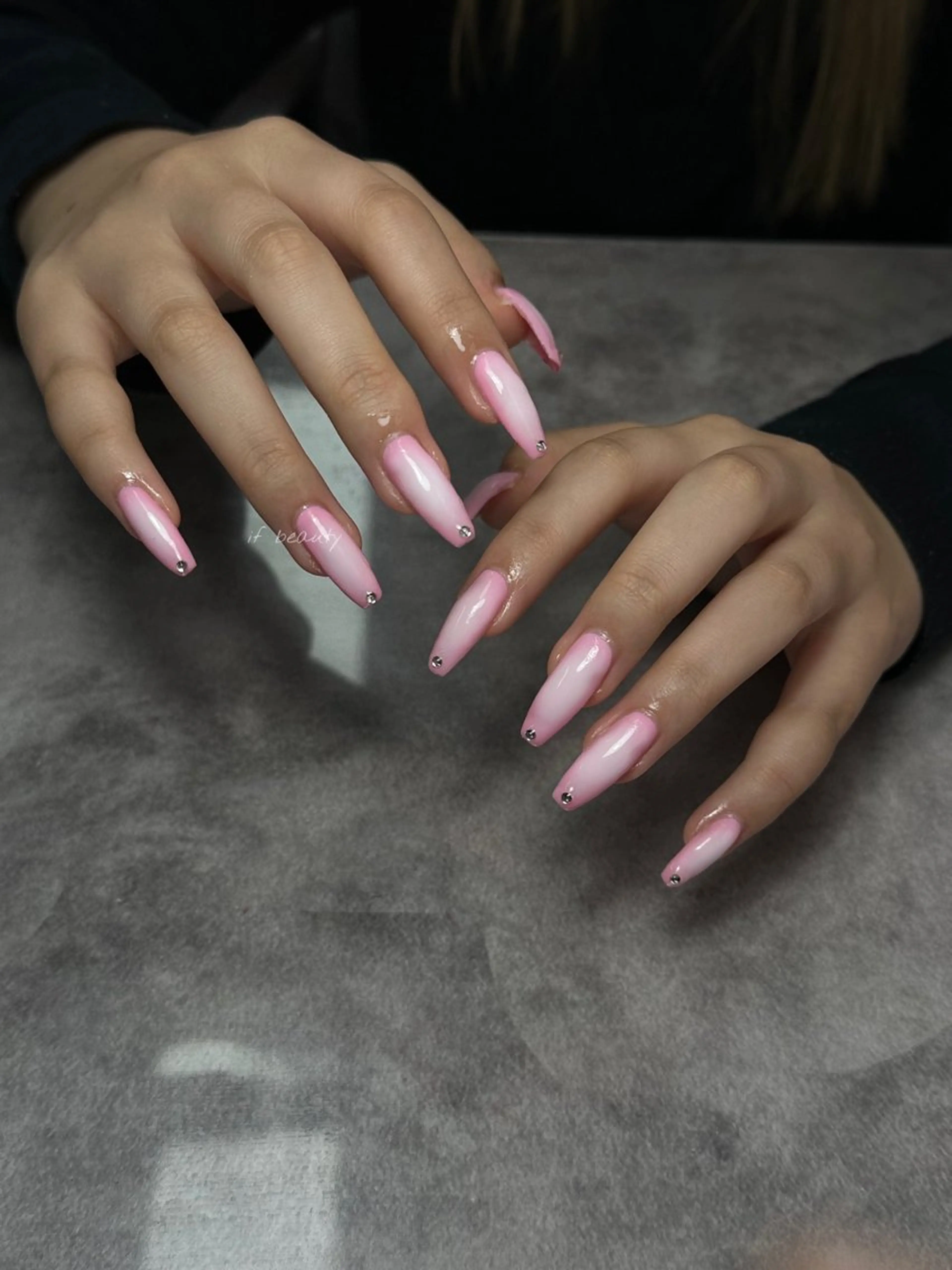 ネイル アートネイル ジェルネイル グラデーション パラジェル ワンホンネイル ハンドネイル if Hair＆Nail Salon所属・IKA /海外ネイル /個性派/ワンホンのネイルデザイン