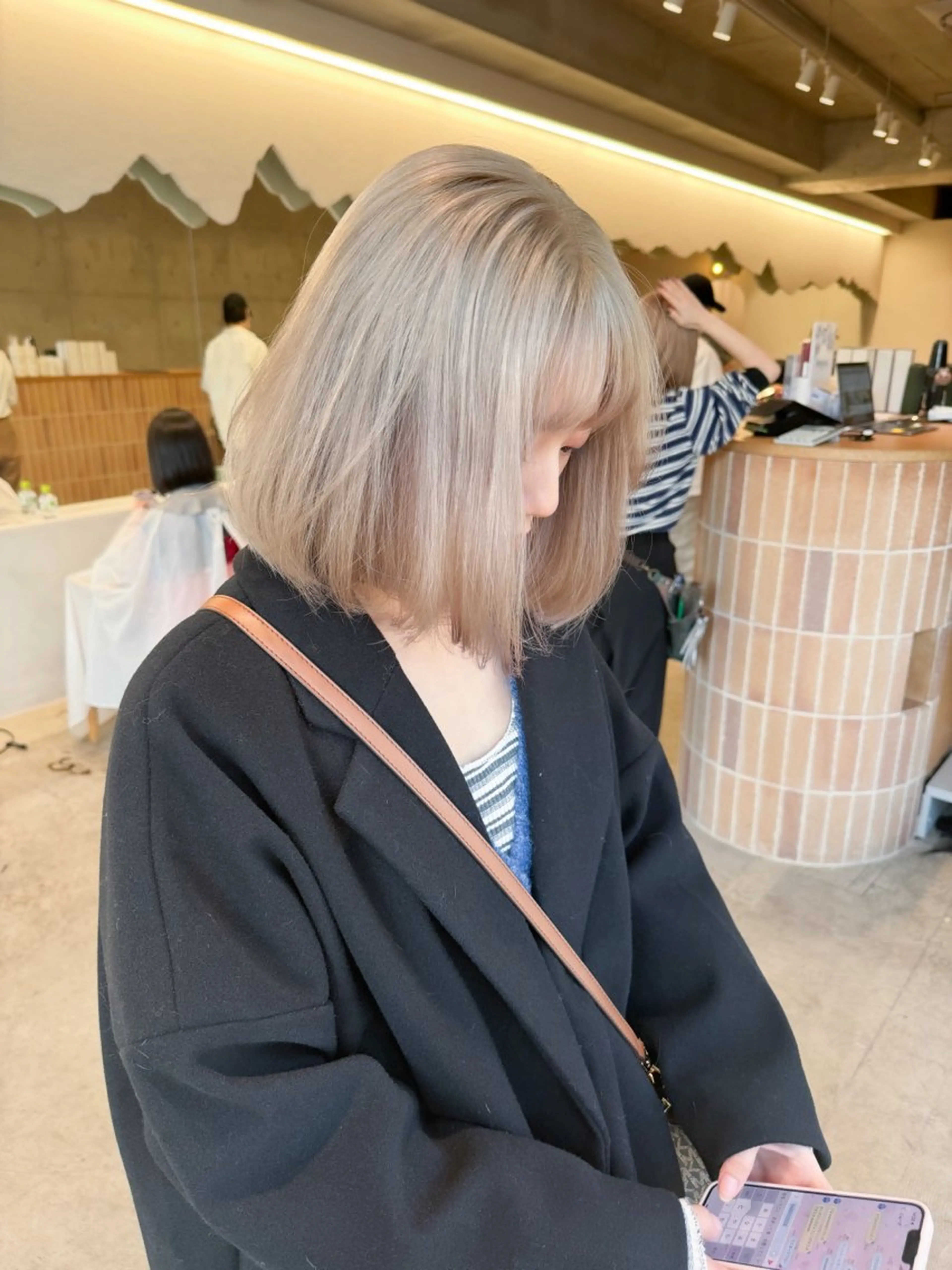 ショート カラー ヘアアレンジ ミニボブ/ブリーチ 🌈MISATOのヘアスタイル