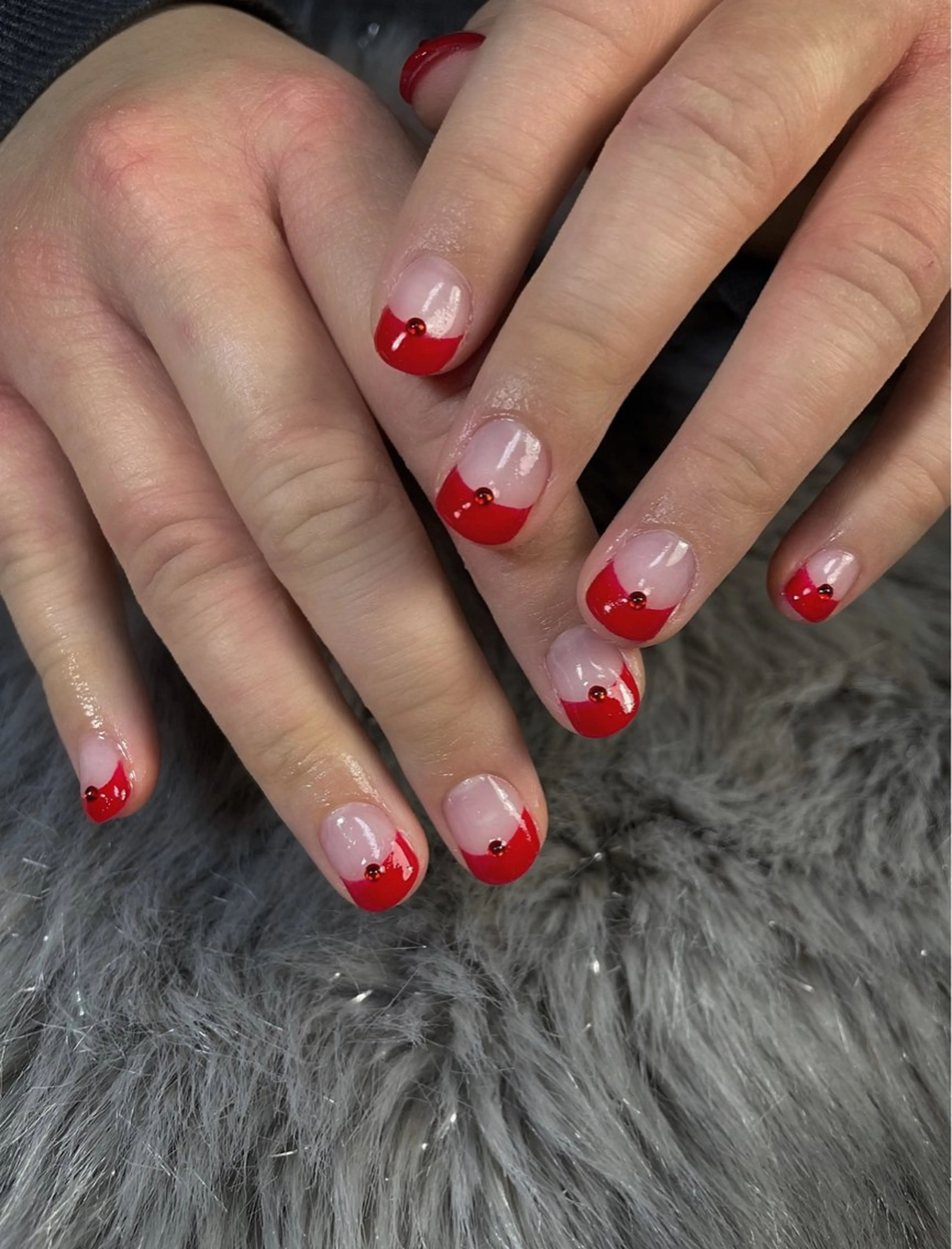 オフィスネイルにも🌼ハンド フレンチネイル【オフなし】※クリアベースの写真