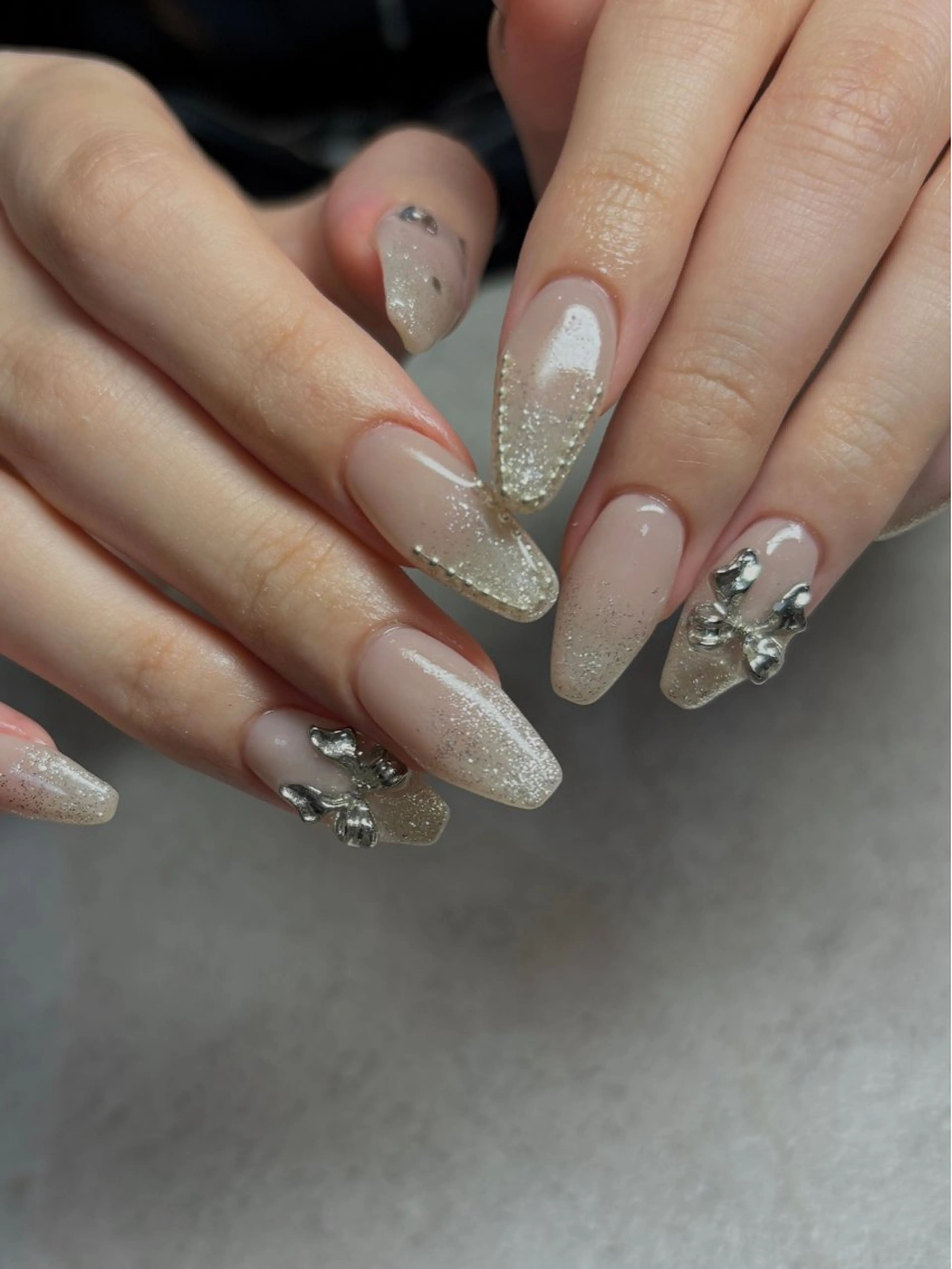 ネイル キラキラネイル 韓国ネイル ラメ(グリッター) ラメグラデーション ロングネイル ハンドネイル acs.n所属・ネイル，耳つぼ 風間すみれのその他イメージ