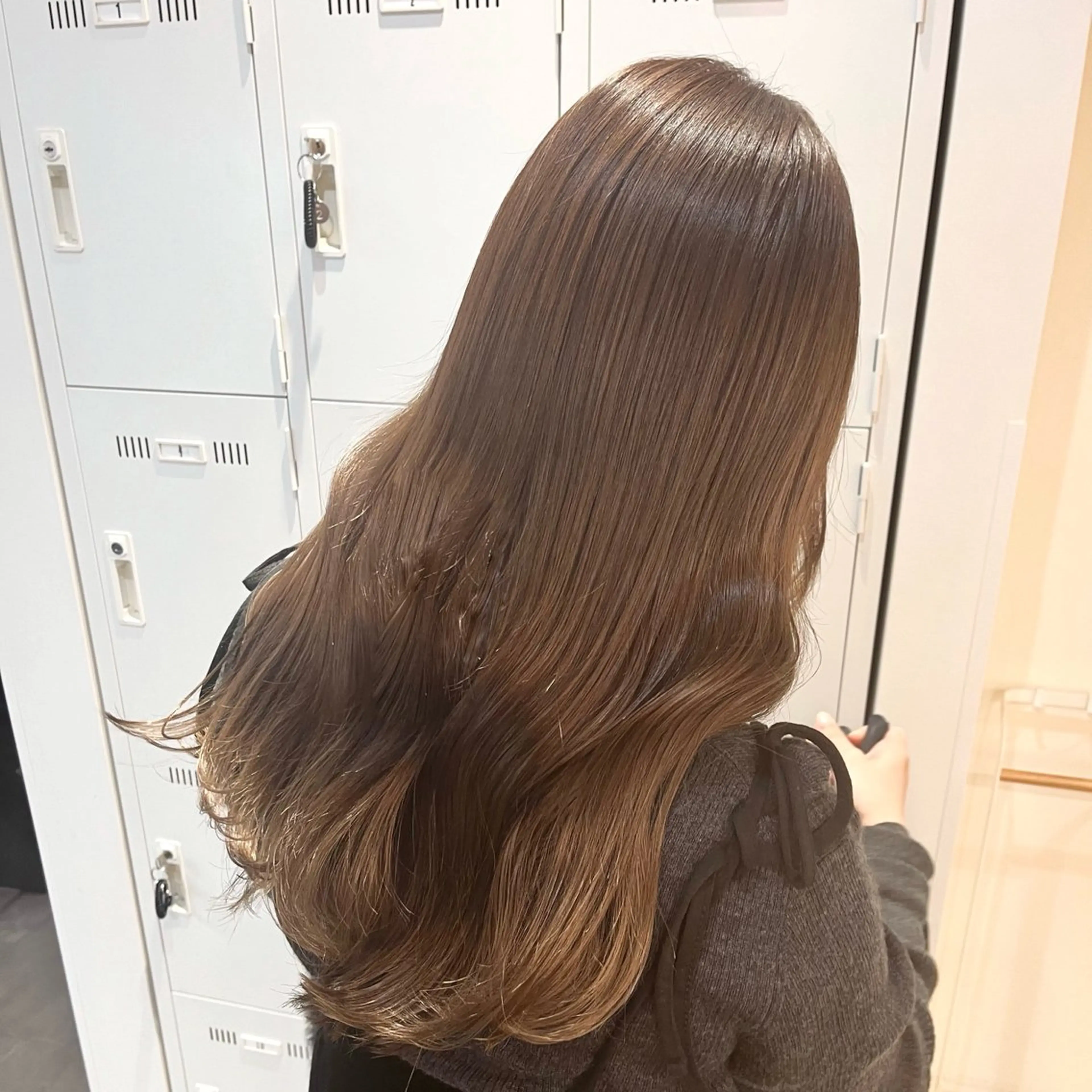 ロング カラー ベージュカラー 髪質改善 レイヤーカット カット ヘアカラー トリートメント sia所属・縮毛矯正🪞 髪質改善特化谷名勇輝のヘアスタイル