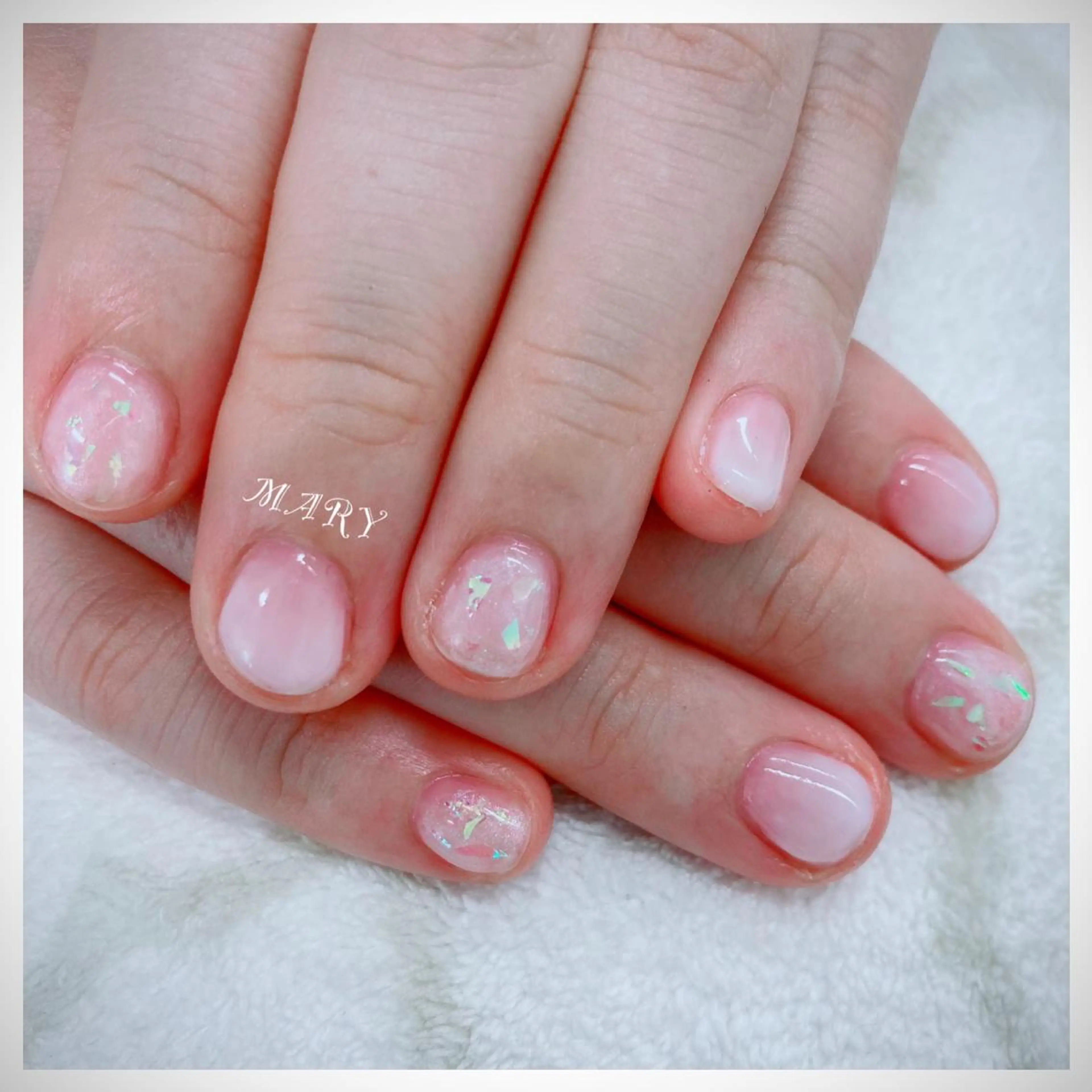 ネイル グラデーション ニュアンスネイル オフィスネイル ショートネイル シンプルネイル ハンドネイル Mary nail所属・Mary nail .narumiのネイルデザイン