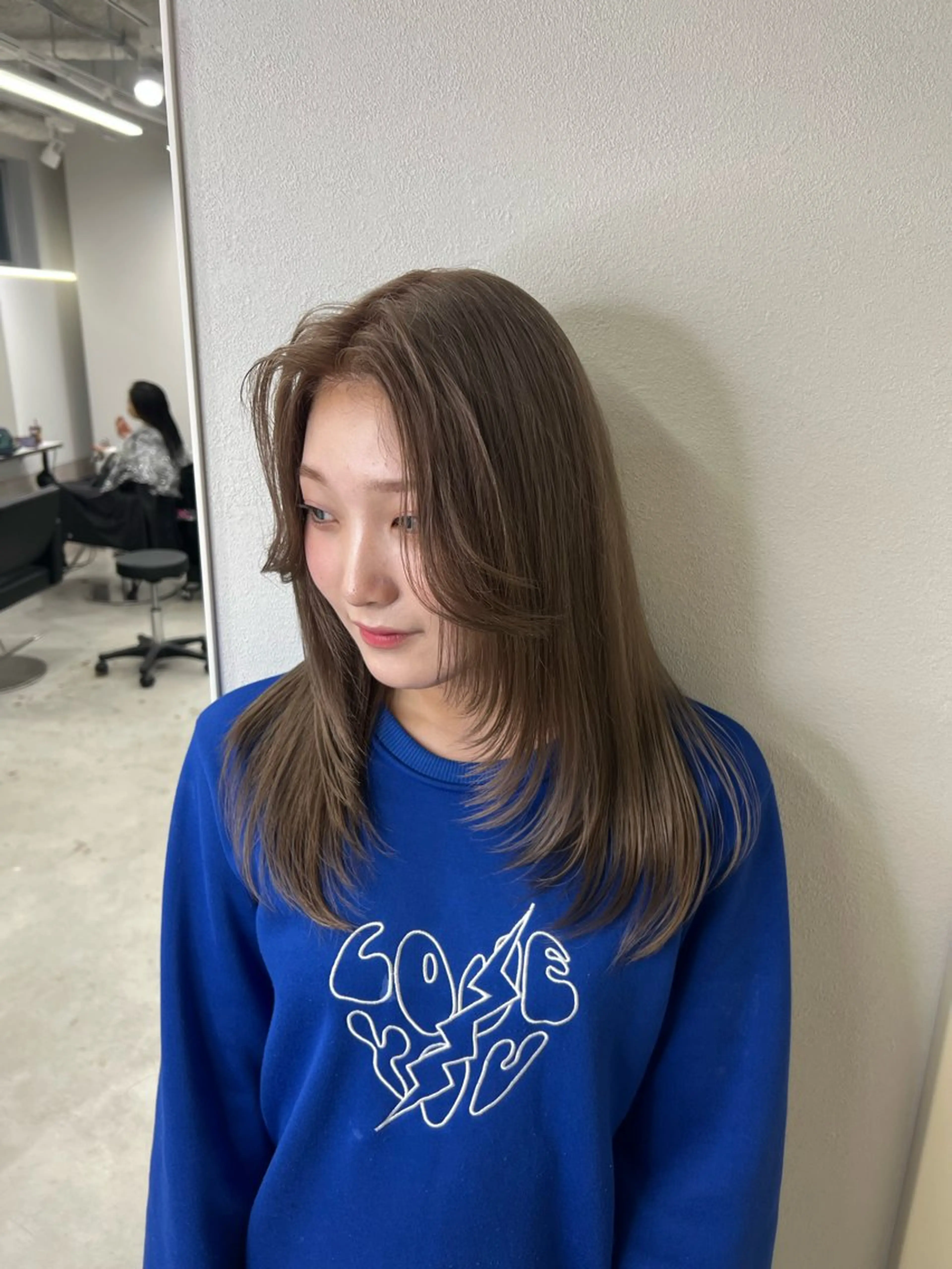 セミロング カット ヘアカラー maya レイヤーカットのヘアスタイル