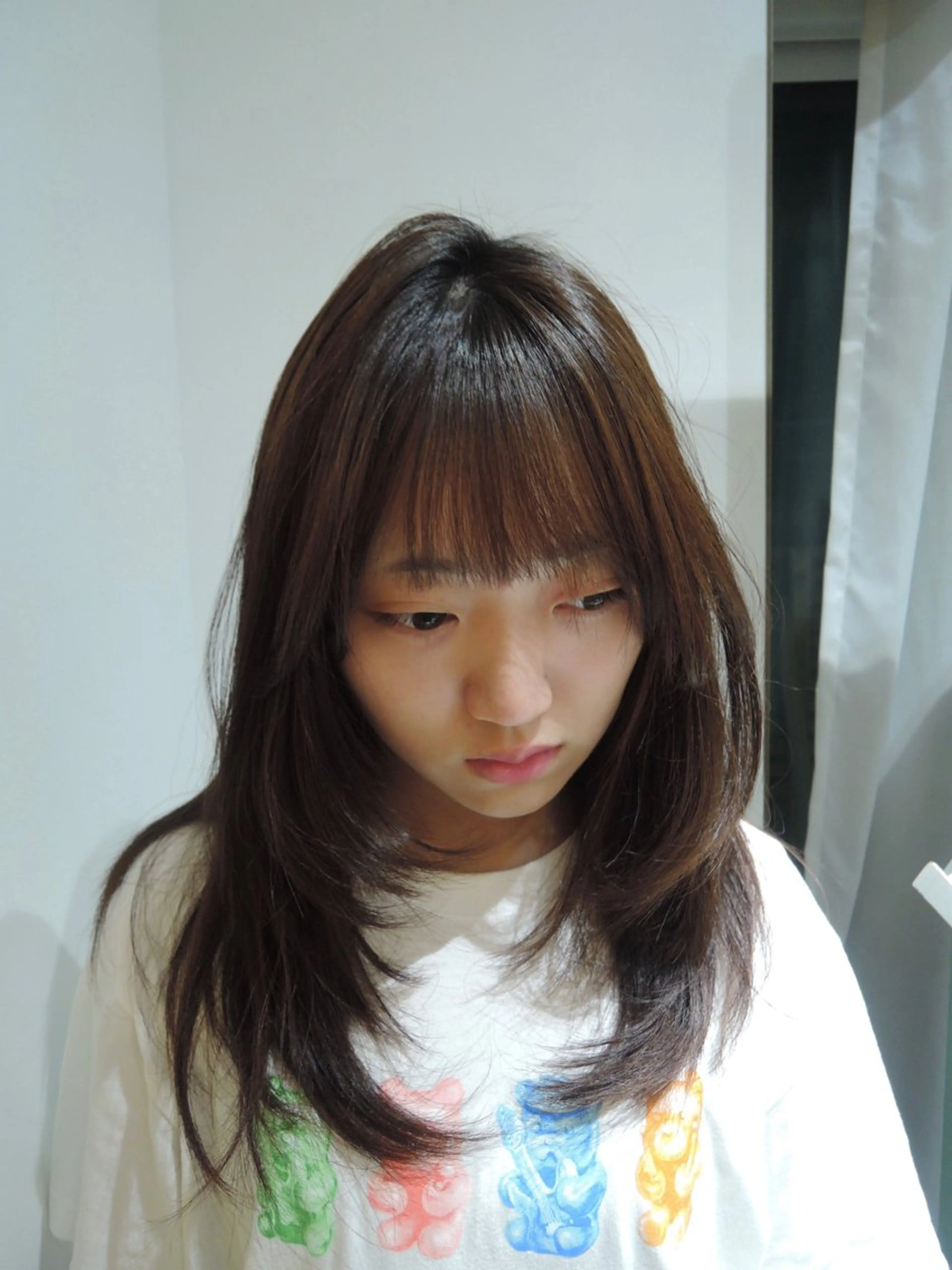 ミディアム YUI／レイヤー カット/透明感カラーのヘアスタイル