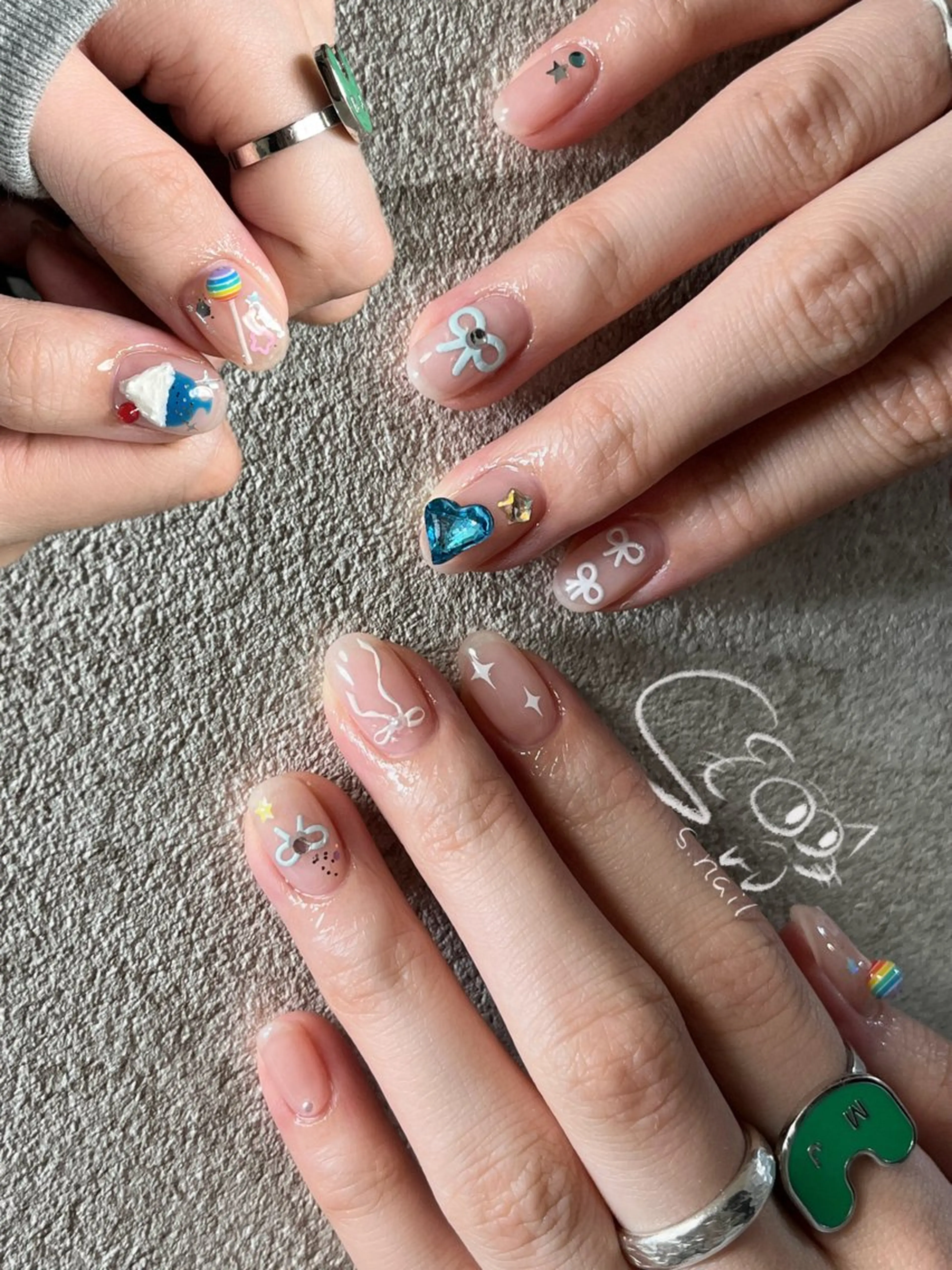 ネイル チークネイル フレンチネイル グラデーション マグネットネイル ワンカラーネイル ハンドネイル S.nail所属・S.nail _のネイルデザイン