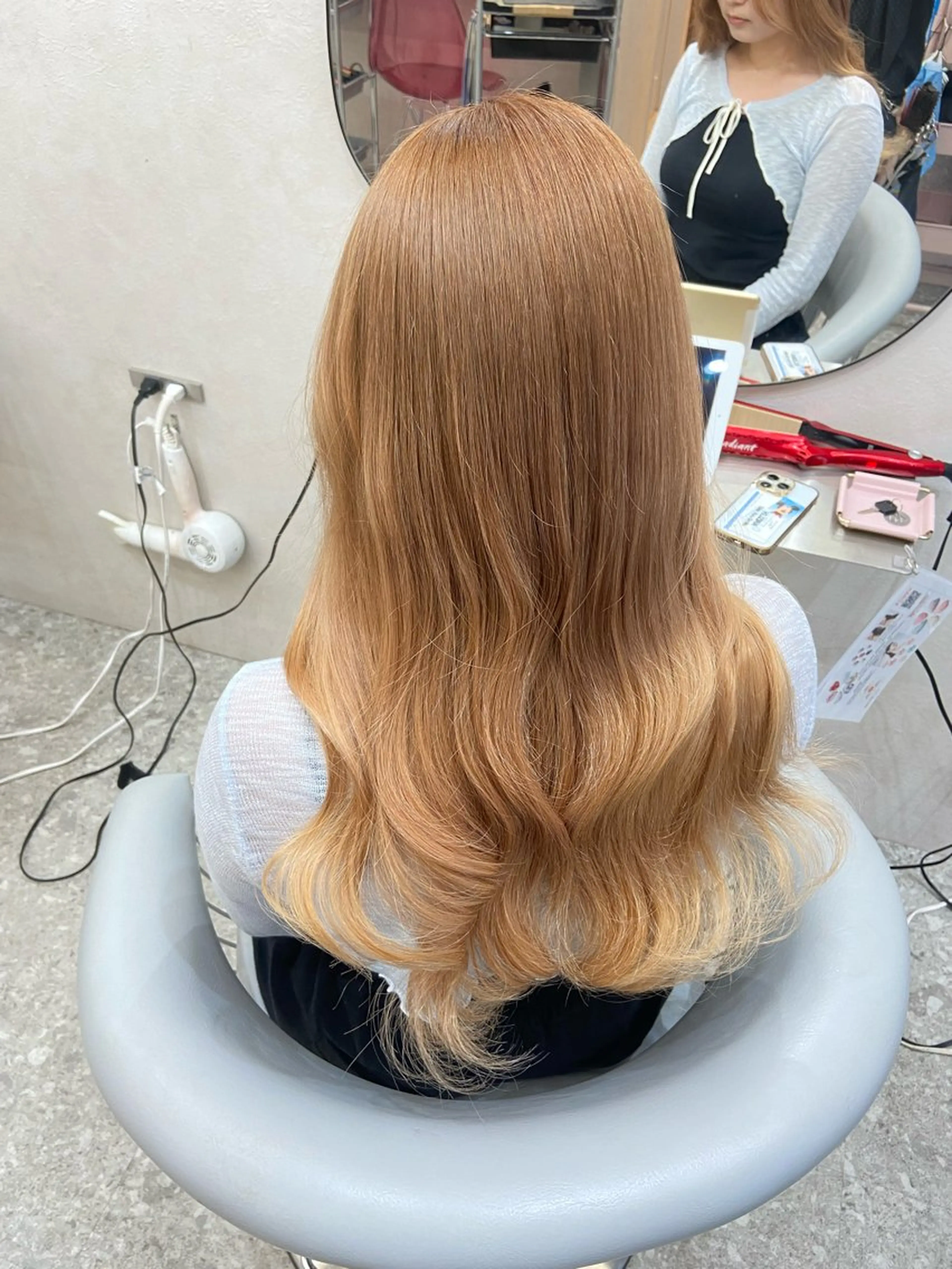 ロング カラー ベージュカラー ブリーチ ケアブリーチ ダブルカラー ミルクティーベージュ カット ヘアカラー トリートメント 新宿/韓国ヘア 中明度カラー/かやのヘアスタイル