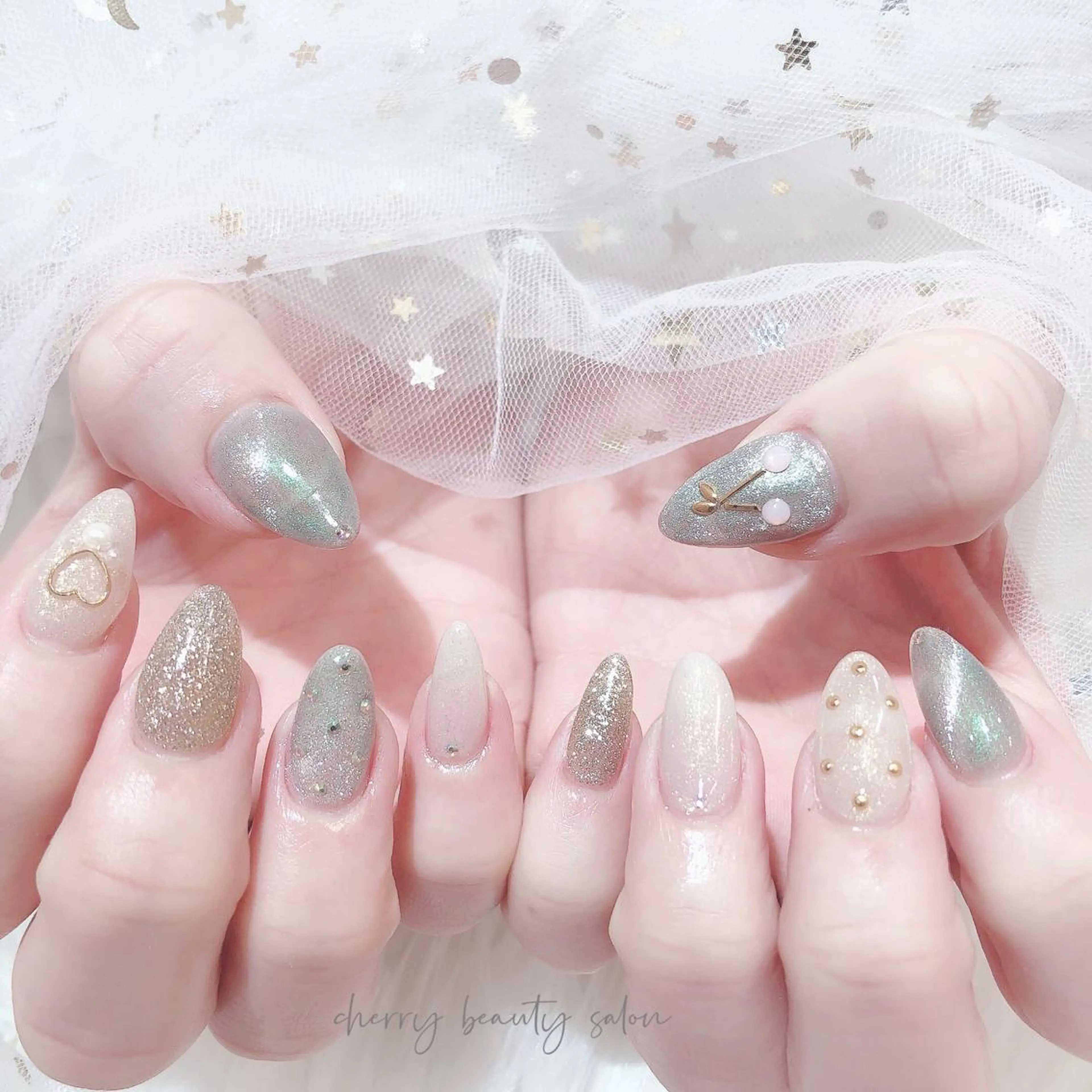 ミディアム SAKURA 🍒のネイルデザイン