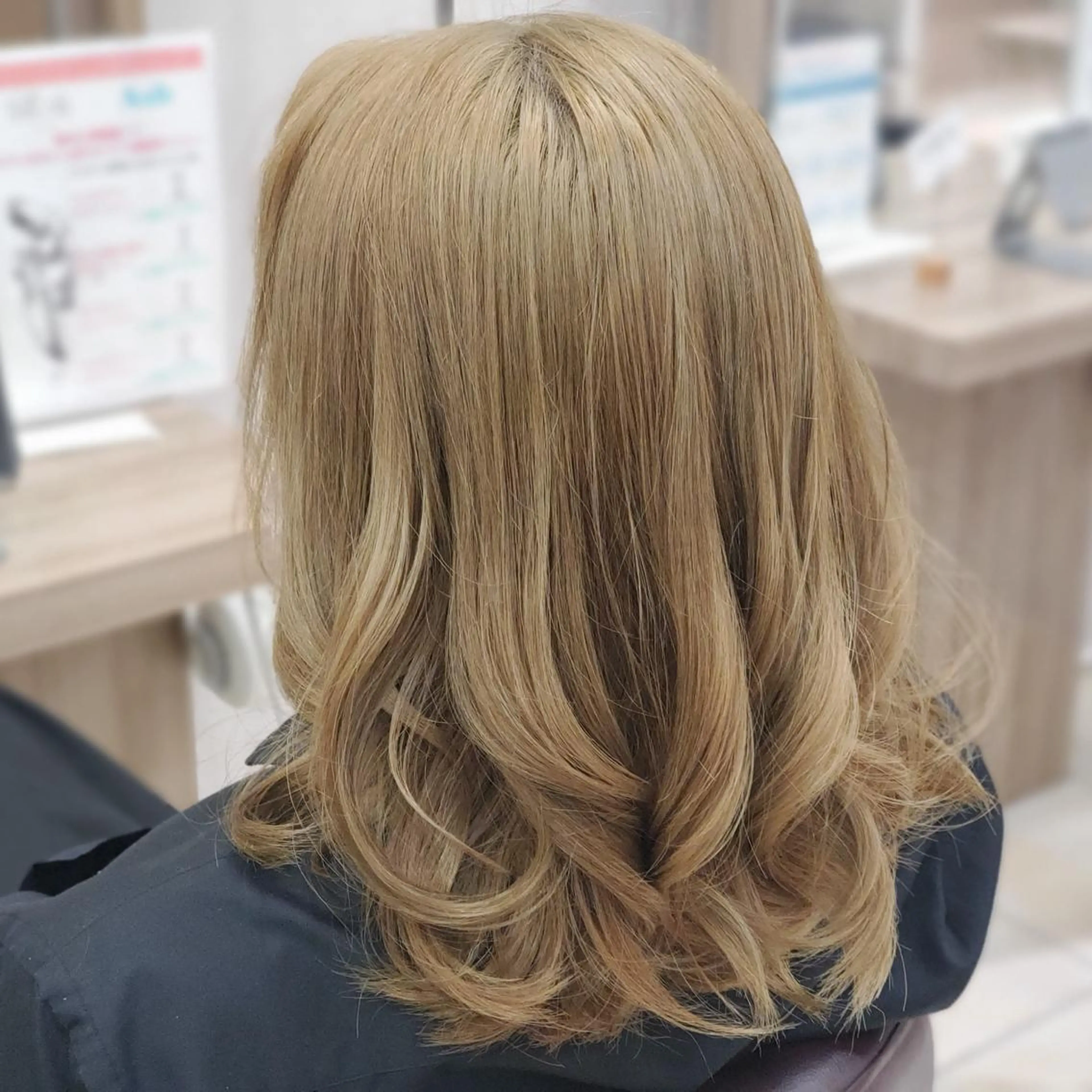 ミディアム カラー 🦋髪質改善 今宮梨沙🦋のヘアスタイル