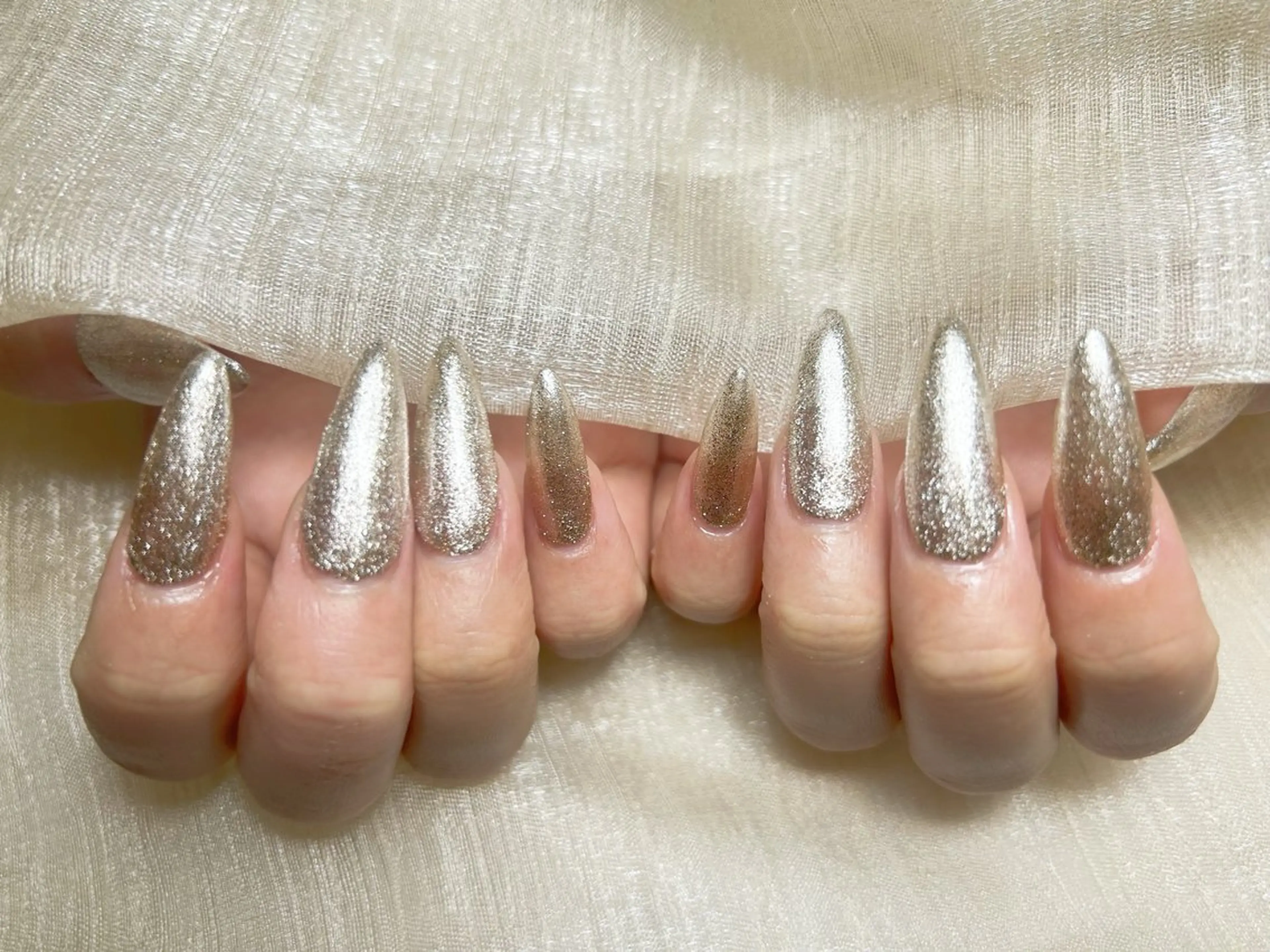 ネイル ハンドネイル ハンドケア モナ& ナナのネイルデザイン