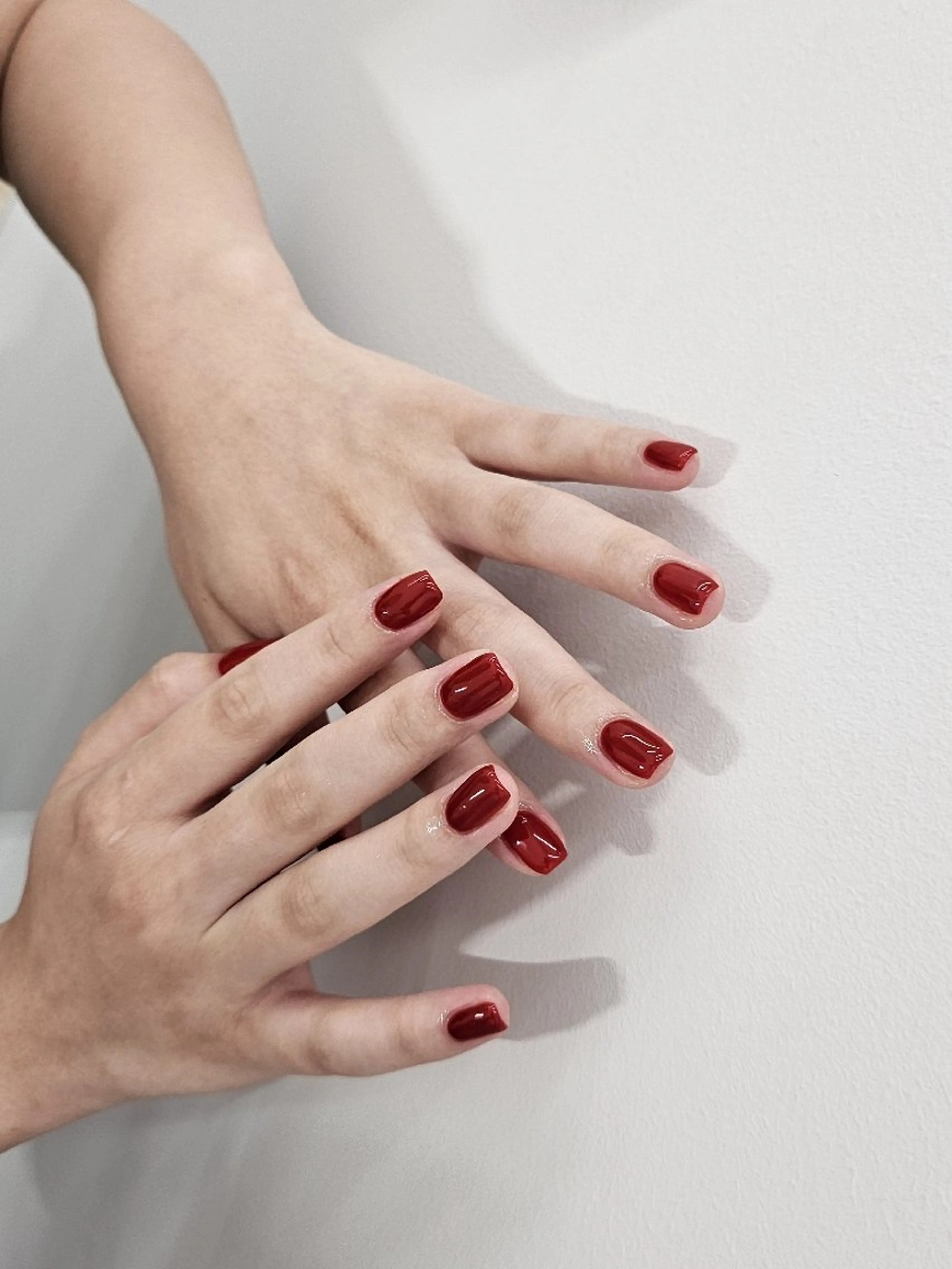ネイル ワンカラーネイル 赤色 Becolorful渋谷所属・Dali🌙 NATSUKIのネイルデザイン