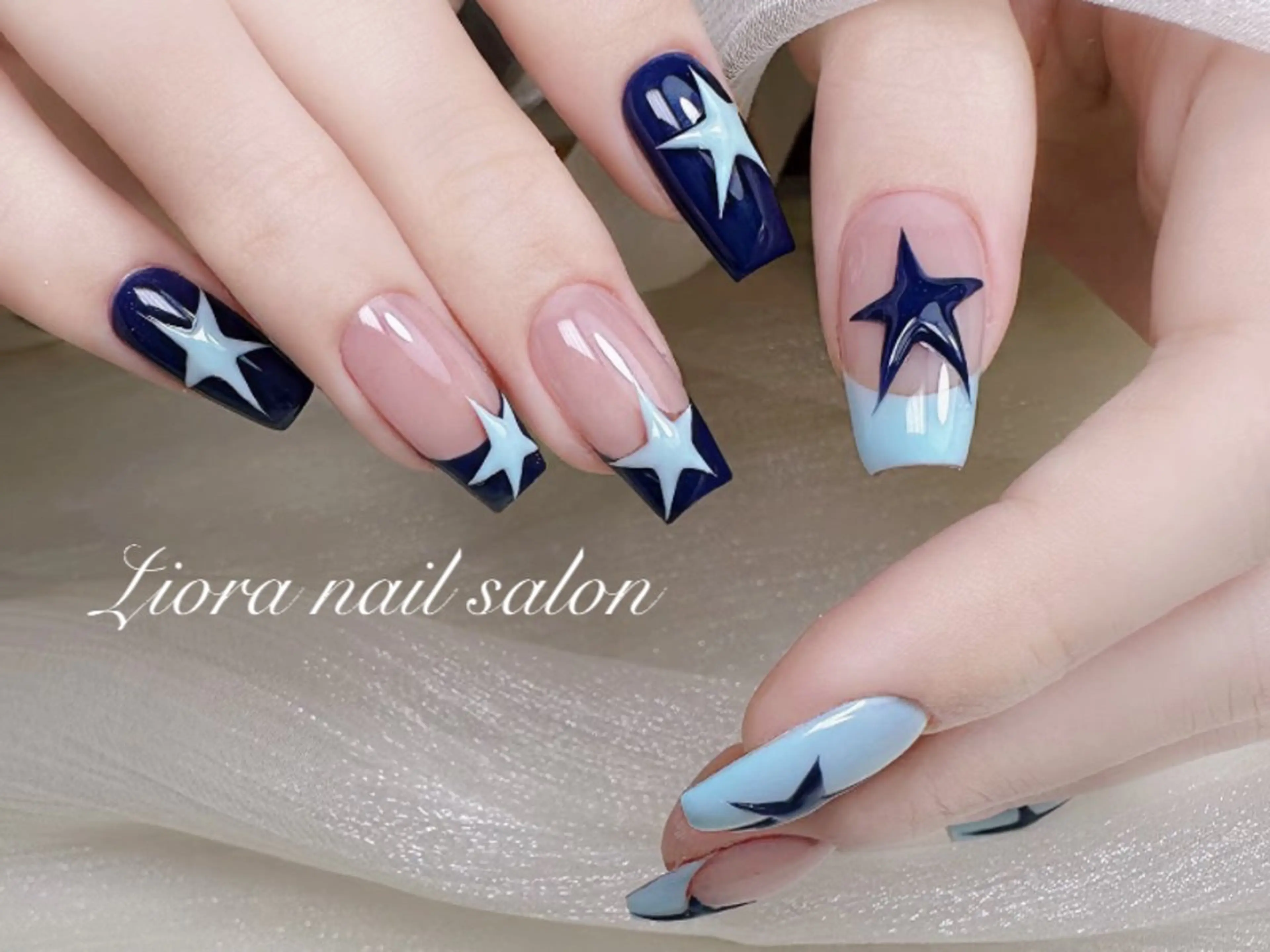 ネイル フレンチネイル ジェルネイル ガーリー グラデーション キラキラネイル ハンドネイル Liora nail 1のネイルデザイン