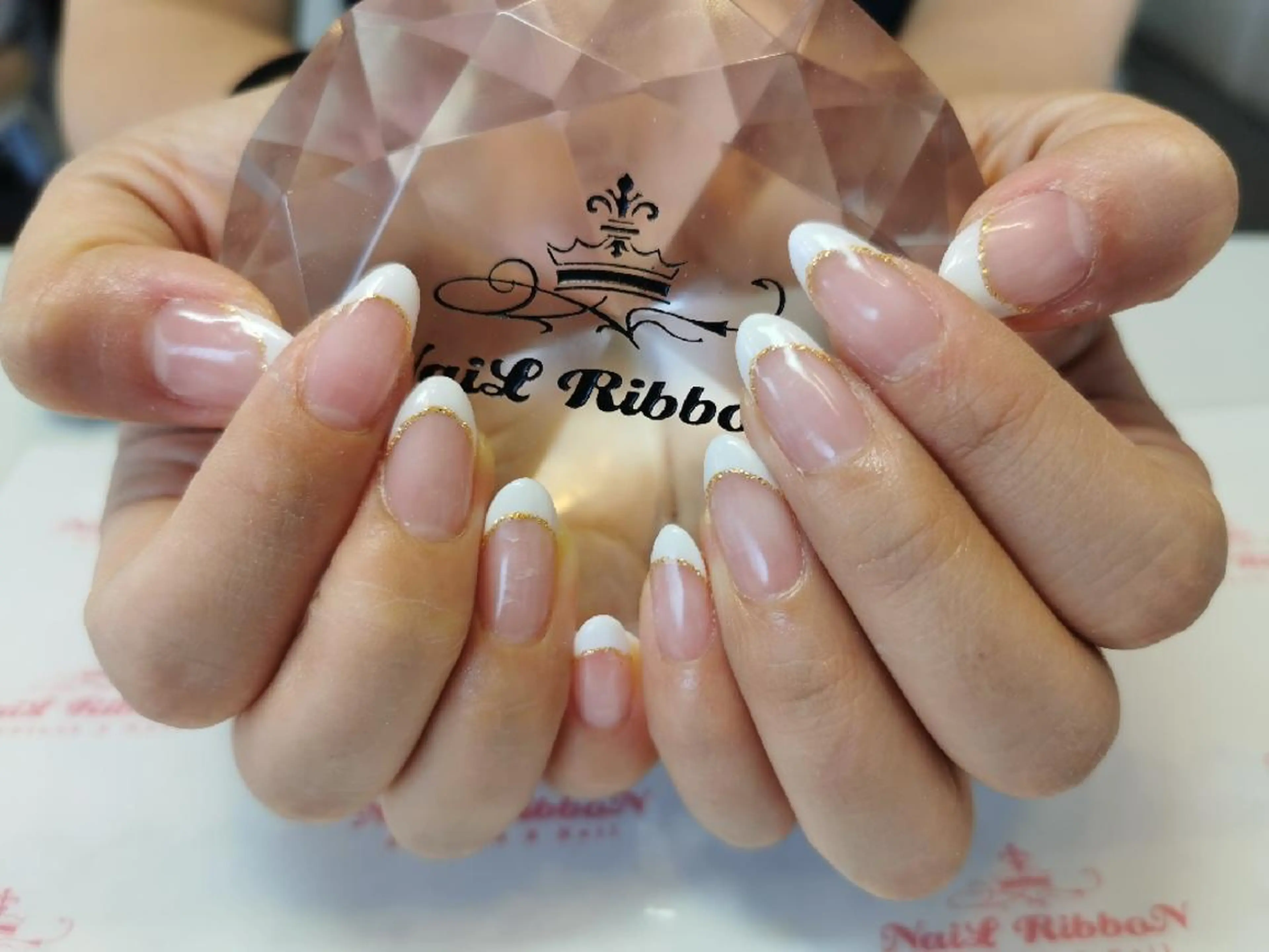 ネイル ネイルリボン 受付スタッフのネイルデザイン