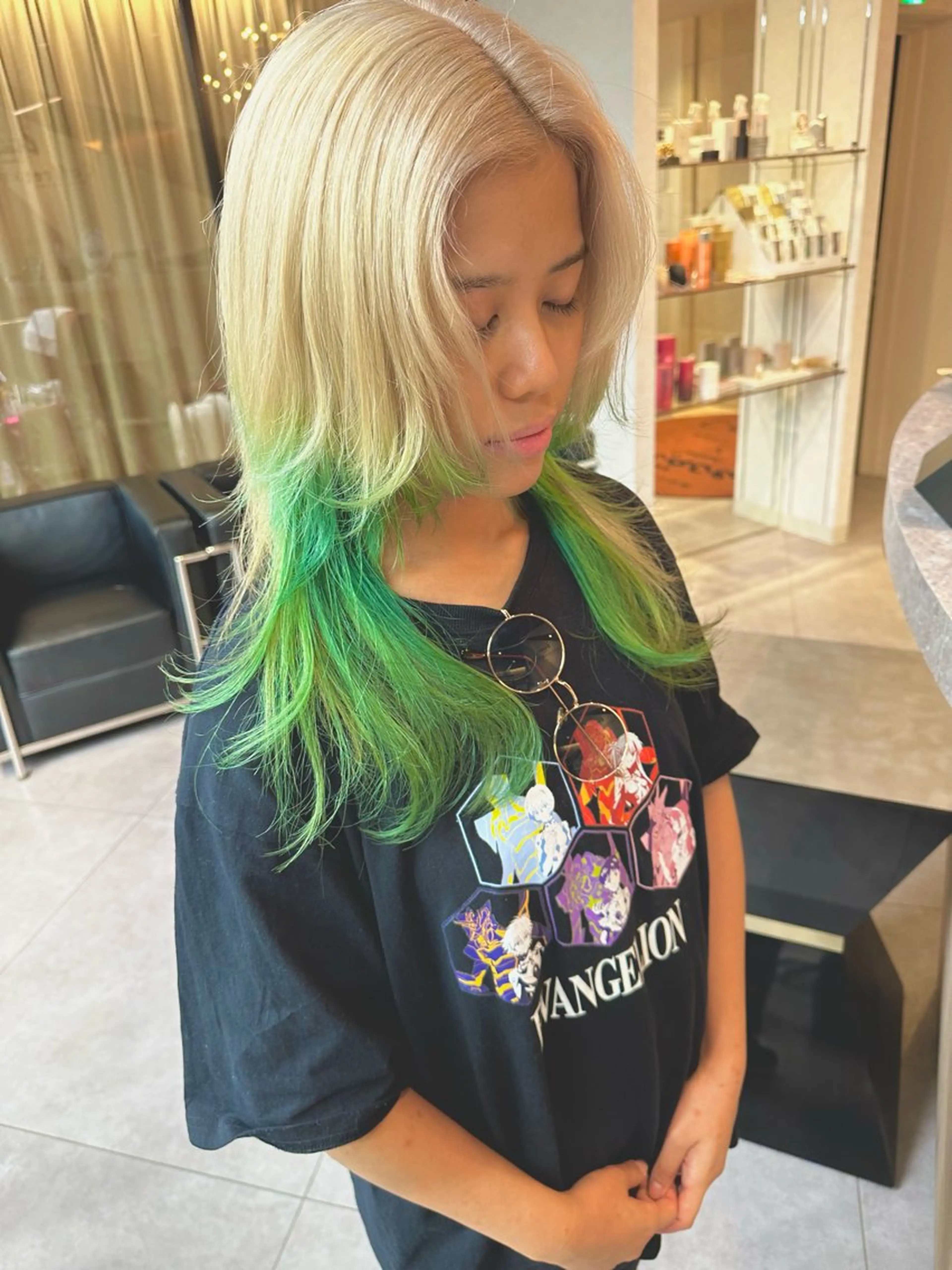 ロング カラー パーマ ヘアアレンジ ウルフとハイトーン みっちー✂️のヘアスタイル