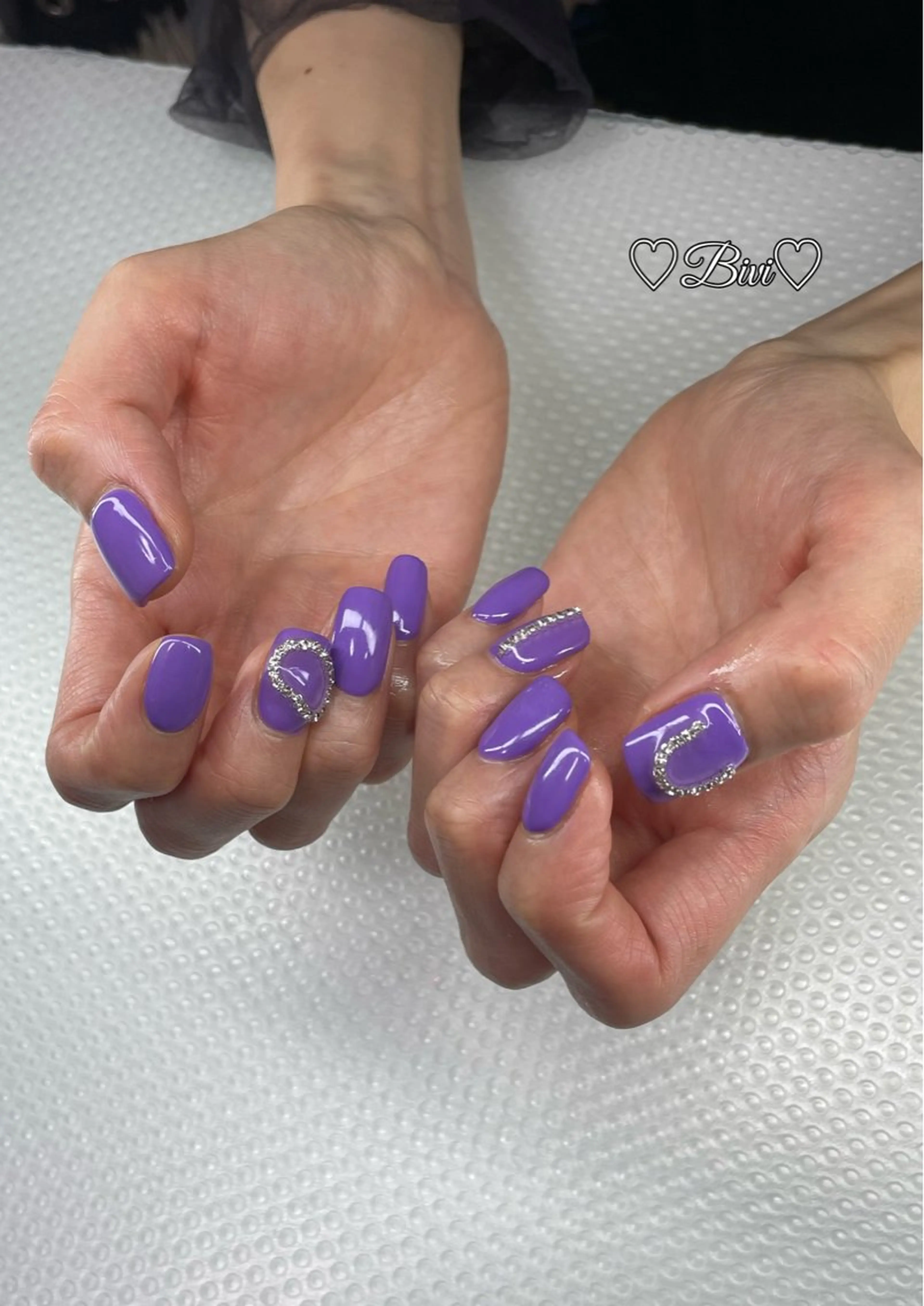 ネイル アートネイル フラッシュネイル ラメ(グリッター) ワンカラーネイル シルバー ハンドネイル ハンドケア ♡Bivi♡自爪に 優しいネイルサロンのネイルデザイン