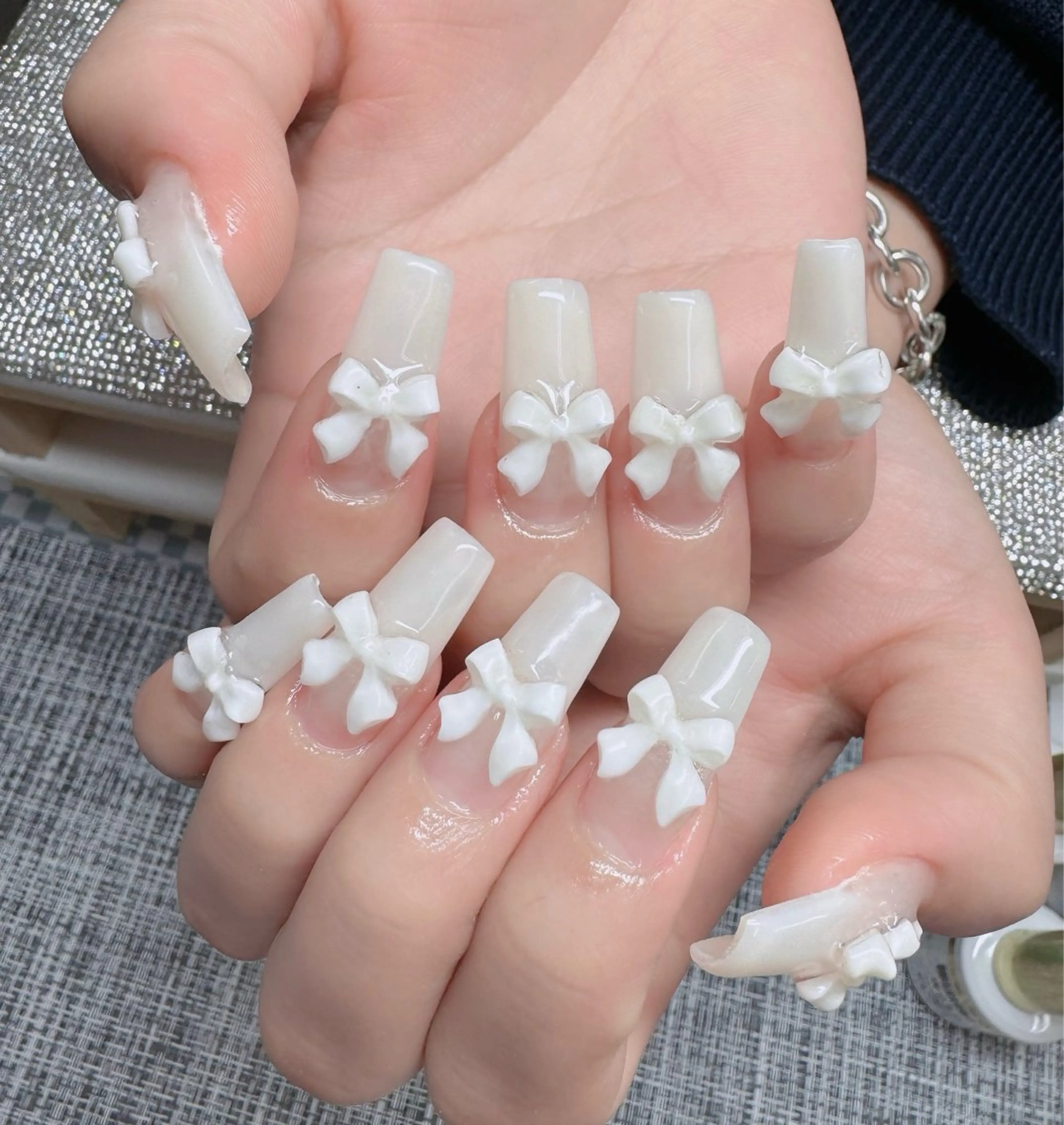 ネイル フレンチネイル ジェルネイル ガラスフレンチ ハロウィン ハート H.baby Nail Salonのネイルデザイン