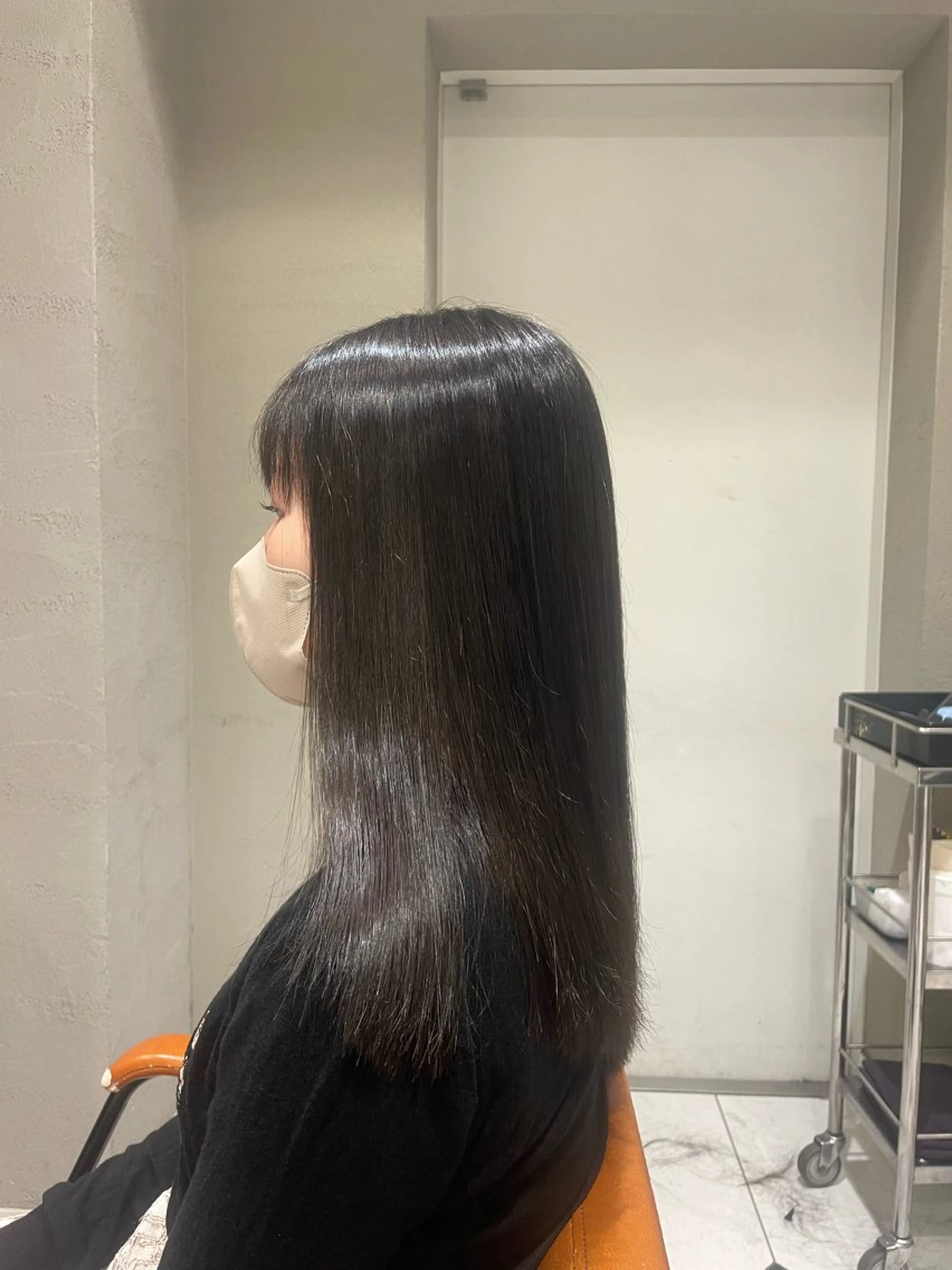 セミロング カラー 頭から整える美容師 松田のヘアスタイル