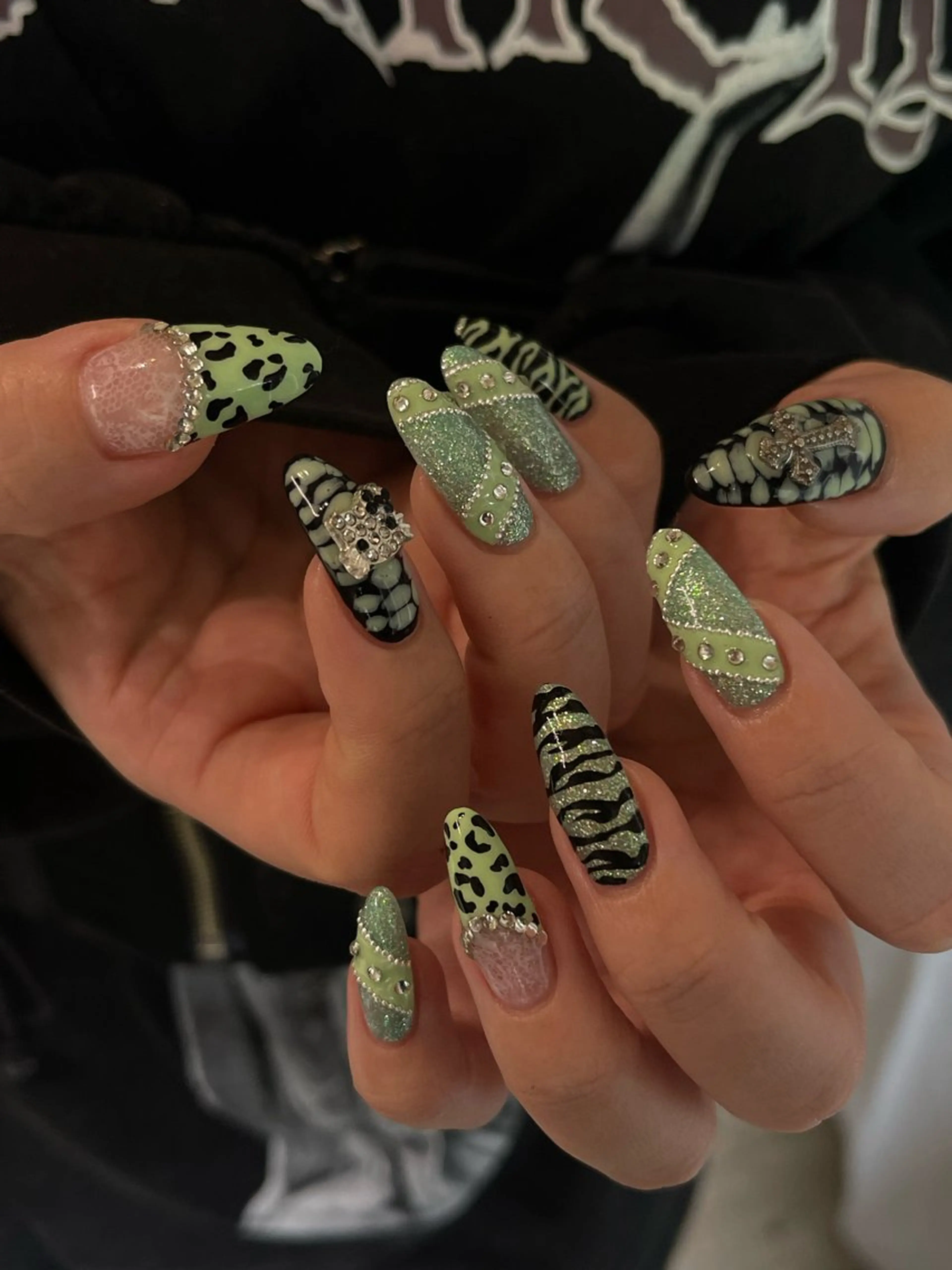 ネイル 8113 海外/y2k/韓国のネイルデザイン