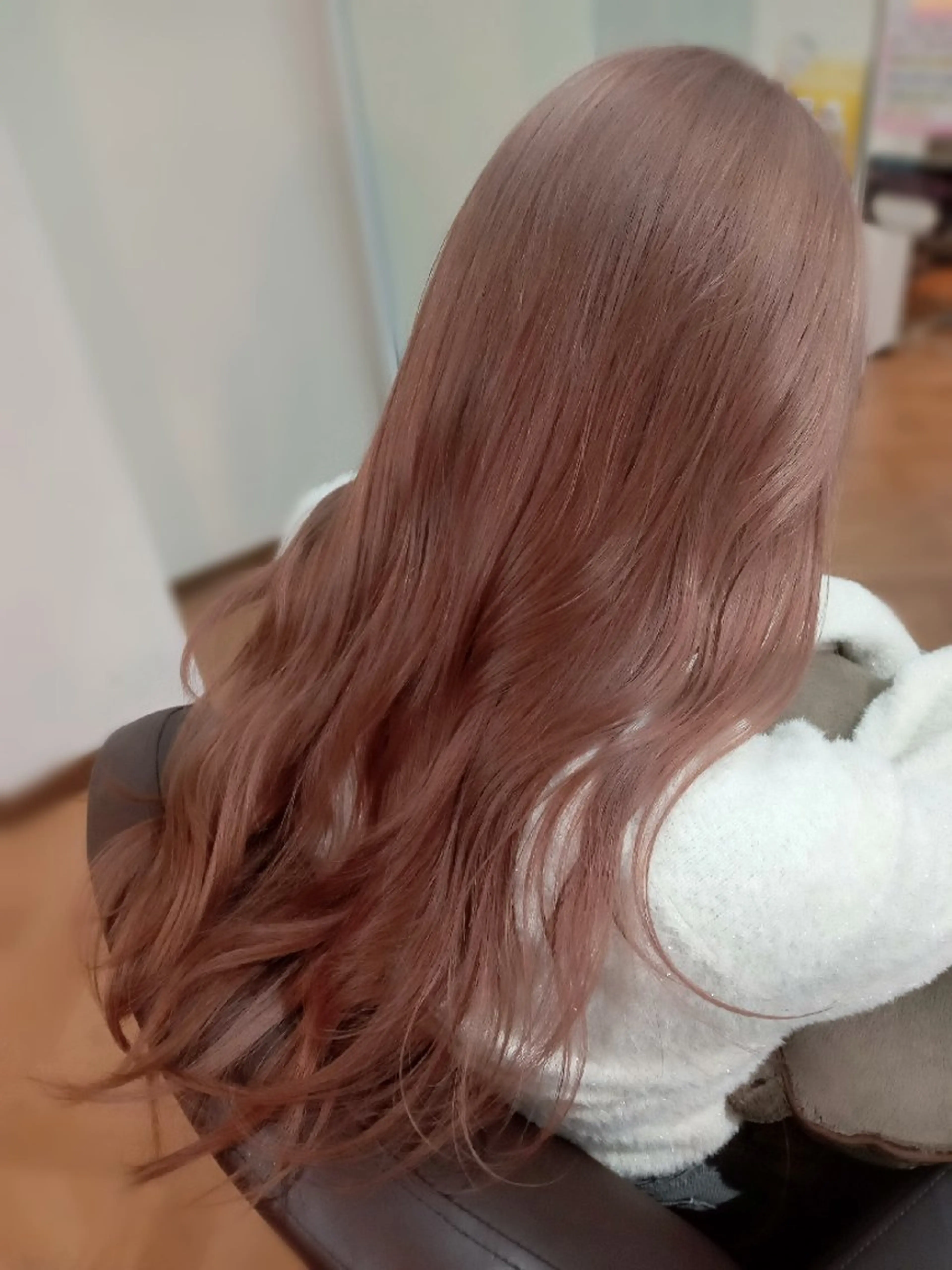 ロング カラー ベージュカラー ミルクティーベージュ ピンクカラー 久村 奈菜のヘアスタイル