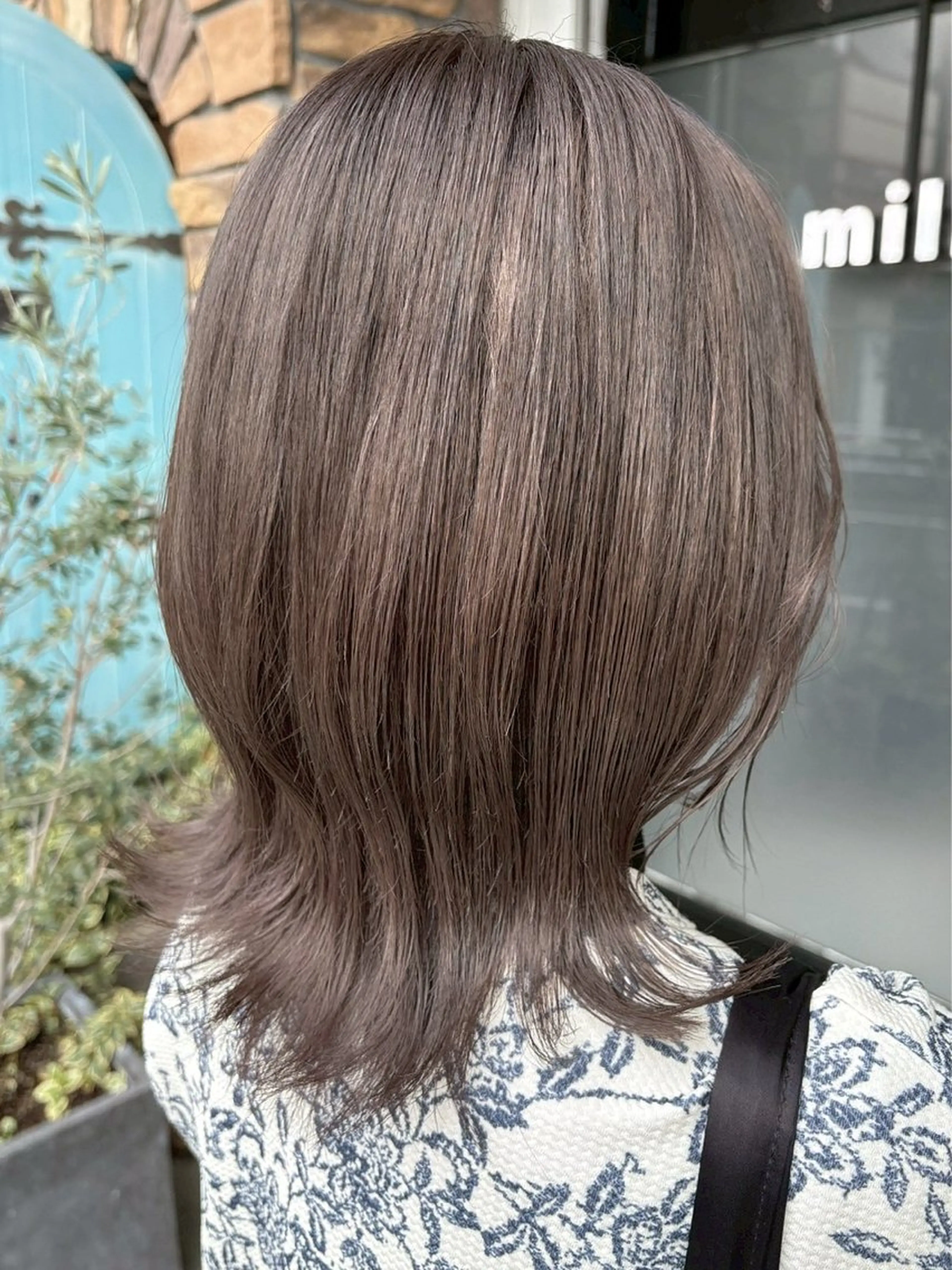 セミロング カラー カット ヘアカラー トリートメント ハイトーン/韓国風/ 艶髪/吉祥寺のヘアスタイル