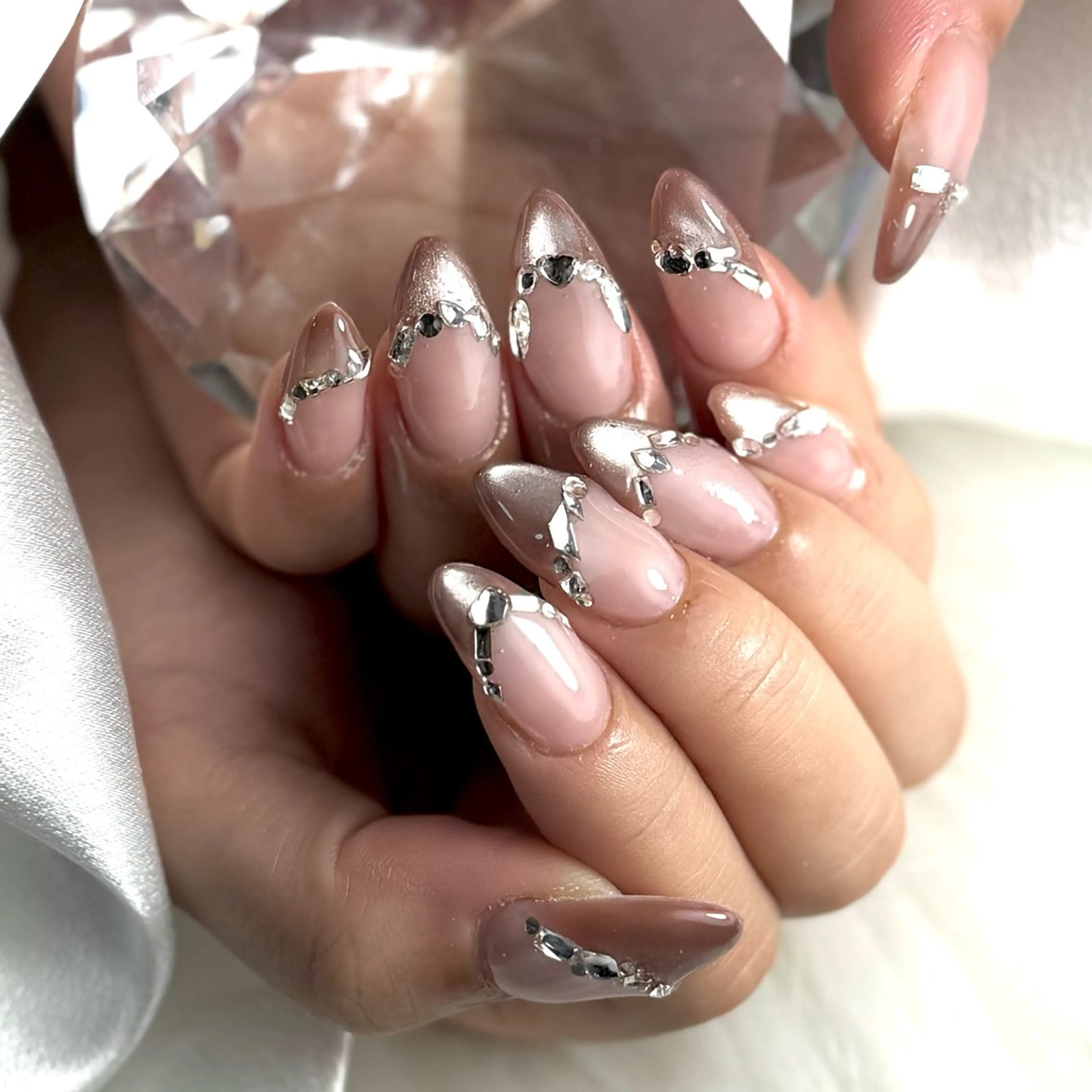 ネイル ハンドネイル ルシイ🎀新宿長さ 出しパーツ専門店のネイルデザイン