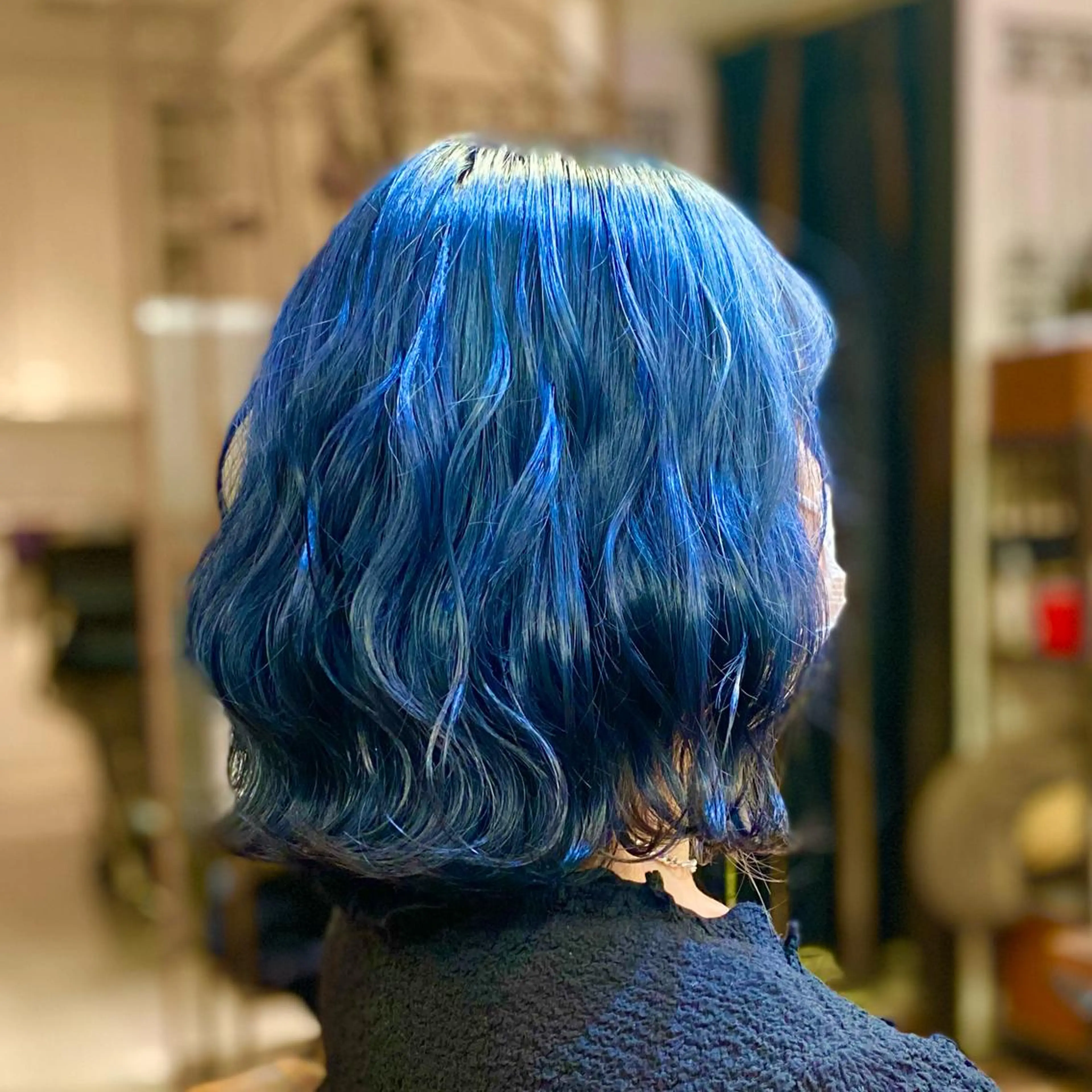 ショート カラー ショートボブ ブルーカラー ボブ ショートヘア 外ハネヘア ヘアカラー トリートメント ヘアセット ✨ブリーチ支持No1 複雑履歴修正/舘岡のヘアスタイル