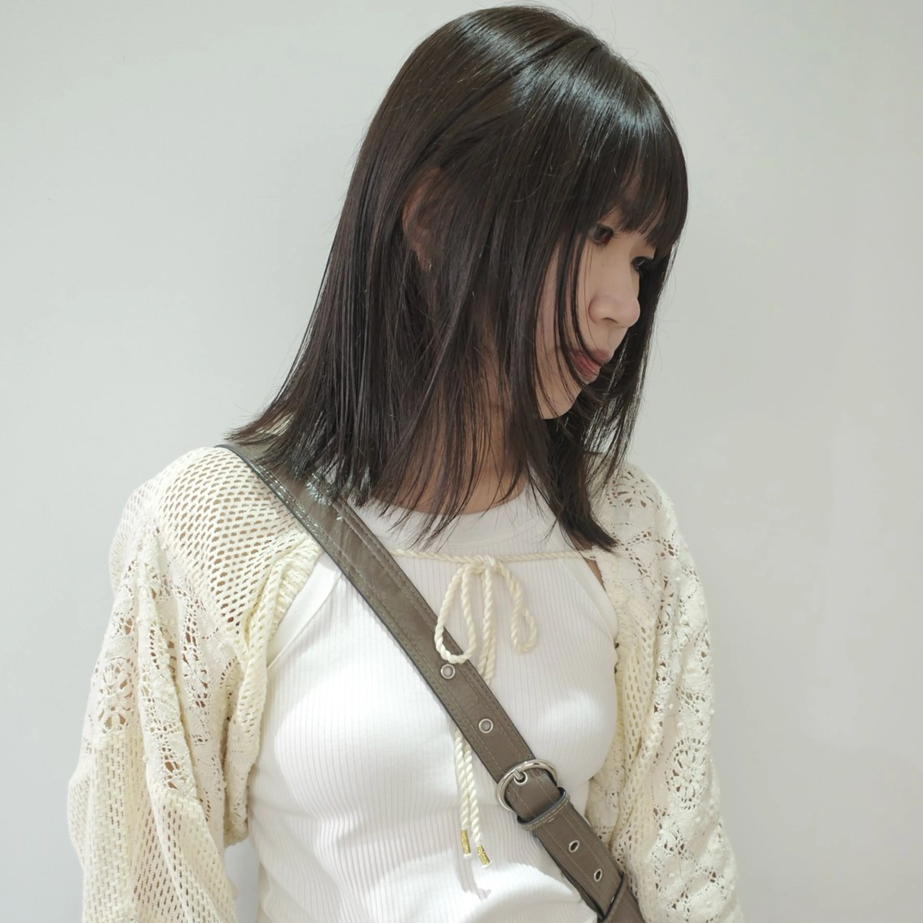 ミディアム カラー ベージュカラー 透明感カラー オリーブベージュ 顔まわりレイヤー 顔周りカット カット ヘアカラー トリートメント nonoka オリーブ/グレージュのヘアスタイル