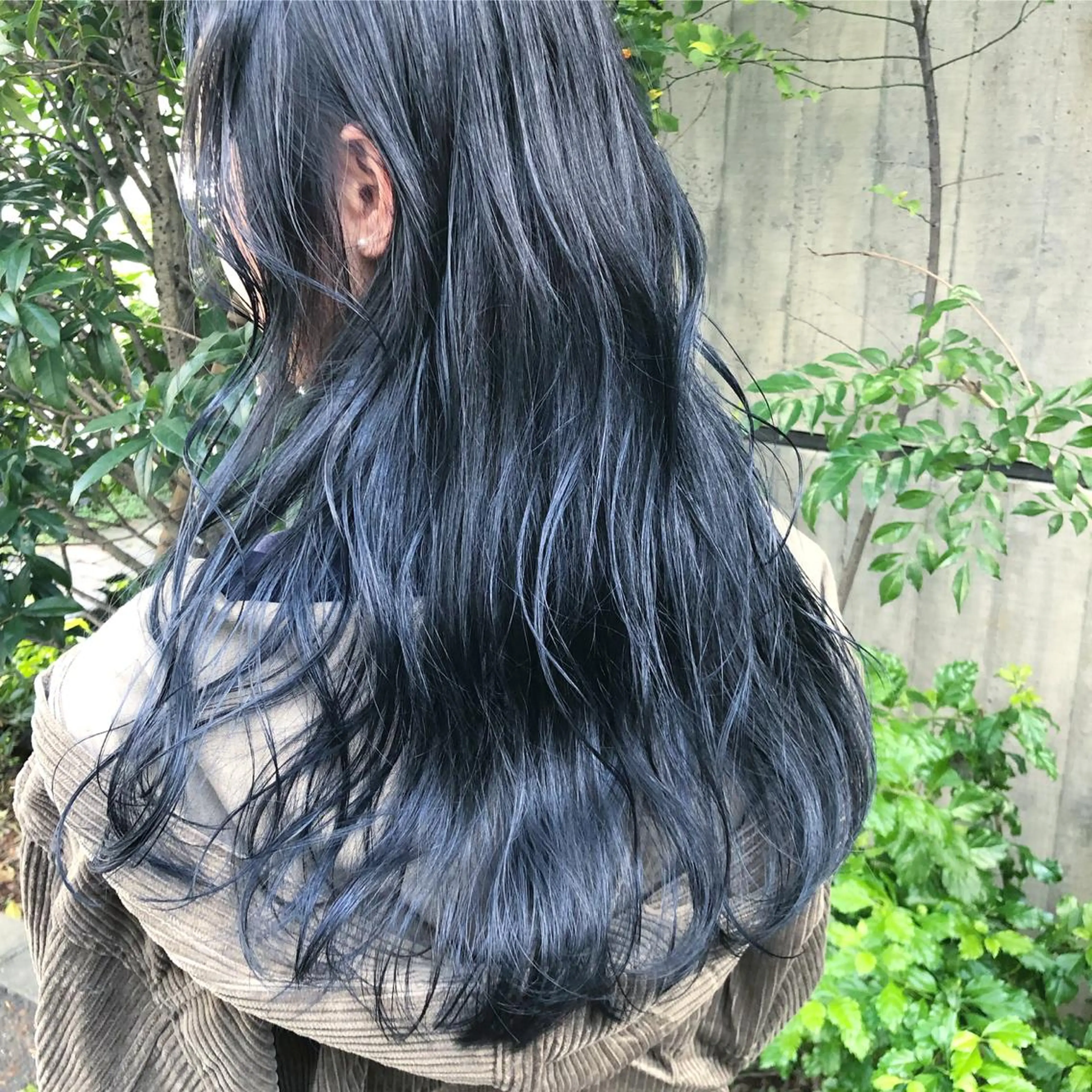 カラー ニシオカ タクヤのヘアスタイル