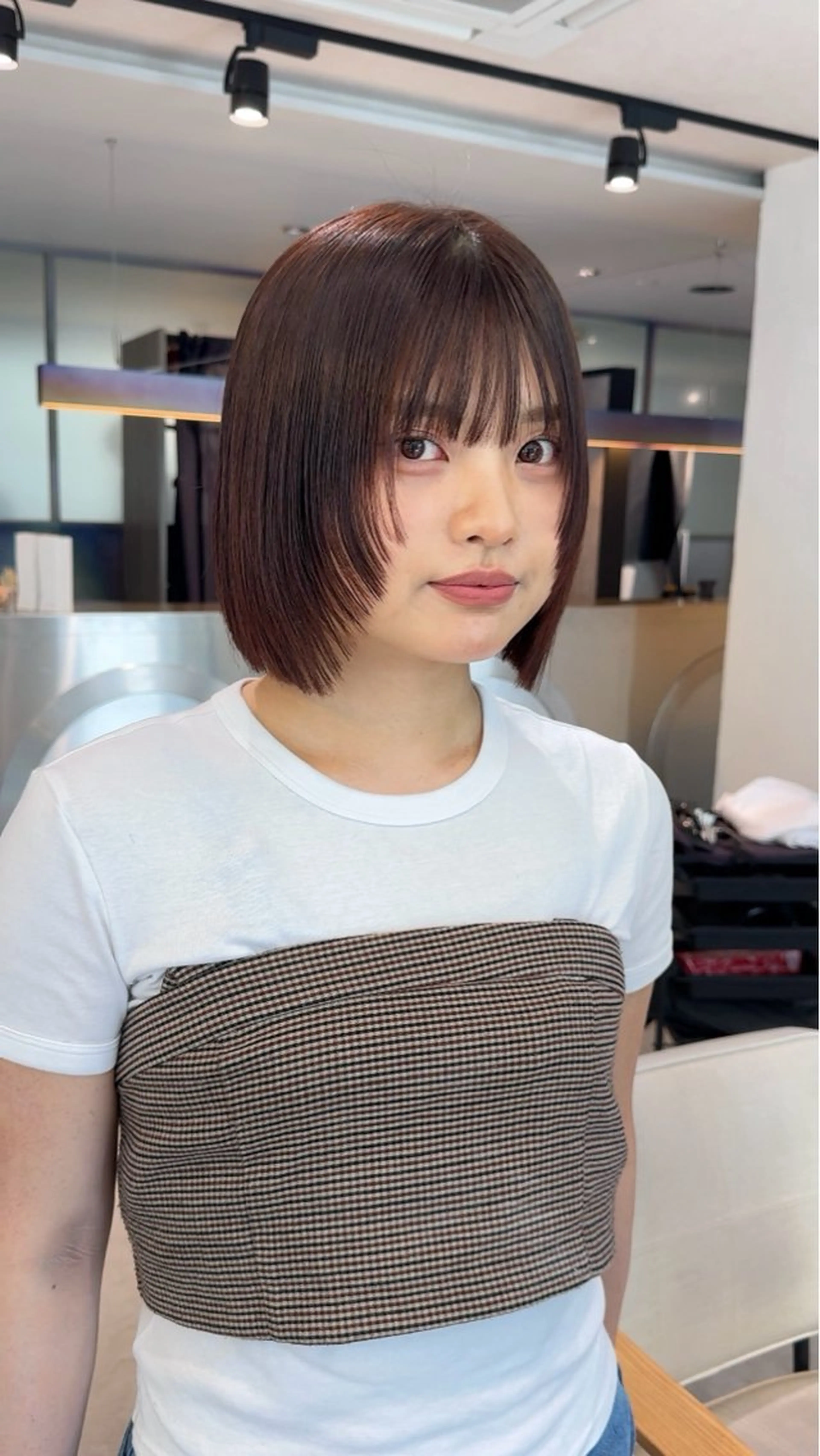 ミディアム カラー ブラウンカラー オレンジ オレンジブラウン 顔まわりレイヤー レイヤーカット カット ヘアカラー Qin shaire salon 原宿所属・🌿パーマ/ボブ/ レイヤー/Mikiのヘアスタイル