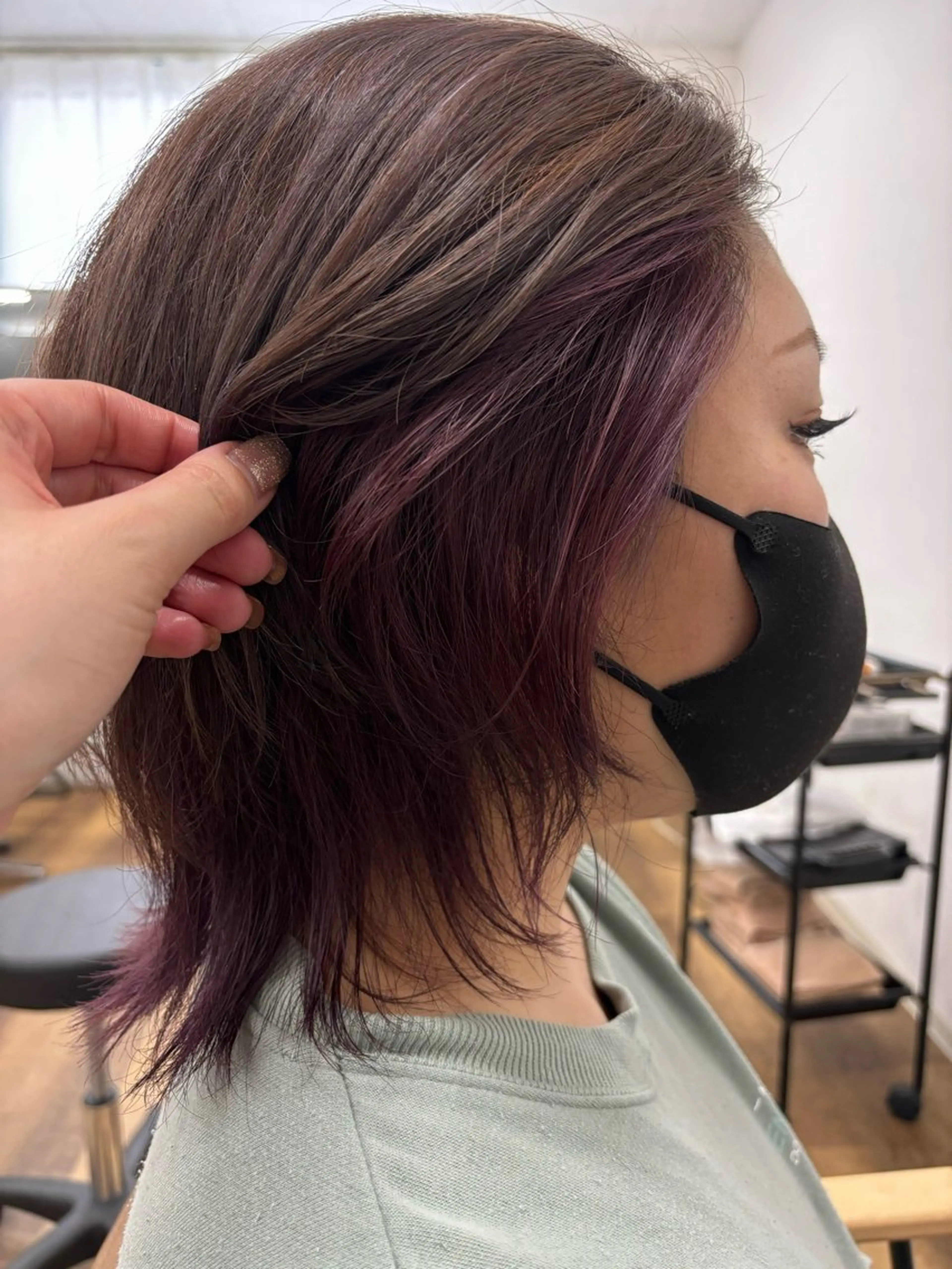 ショート カラー ブリーチ インナーカラー バイオレットカラー ヘアカラー モエカ -YUCCA-のヘアスタイル