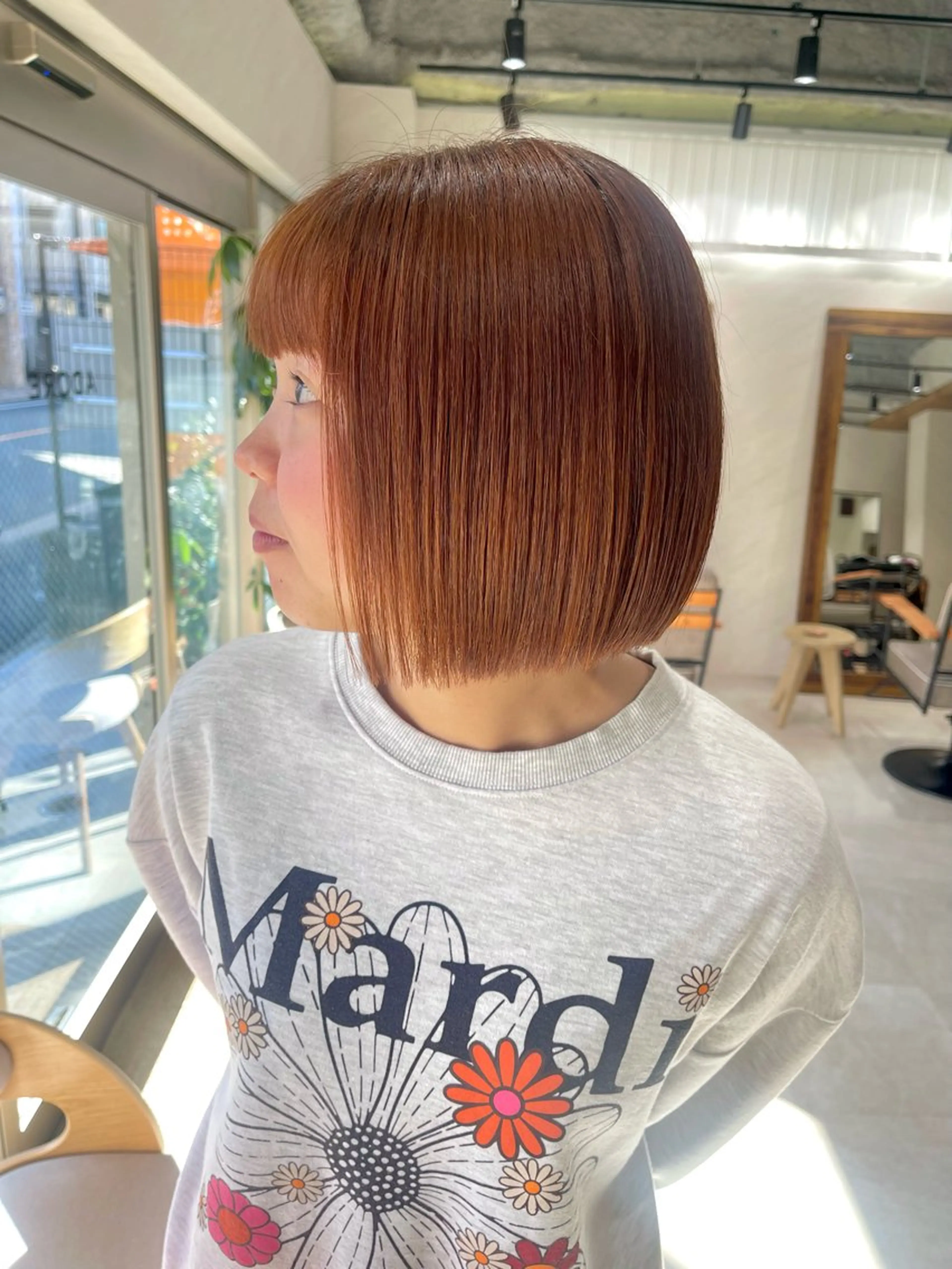ミディアム カラー 切りっぱなしボブ オレンジ ボブ カット ヘアカラー トリートメント 🩵ボブ/レイヤー /髪質改善🩵のヘアスタイル