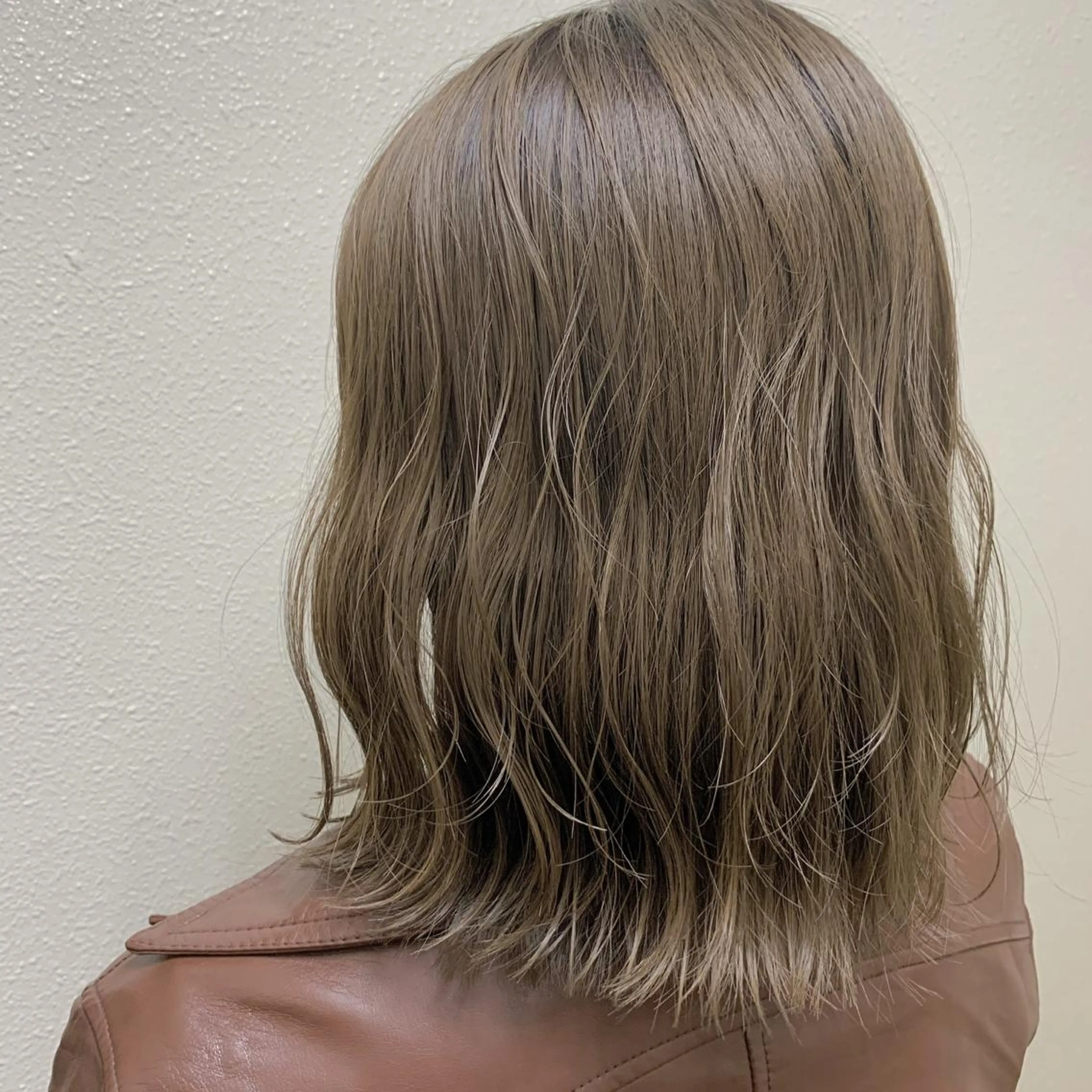 ミディアム カラー グレージュ カット ヘアカラー トリートメント ヘアセット 髪質改善色素改善特化 keiのヘアスタイル