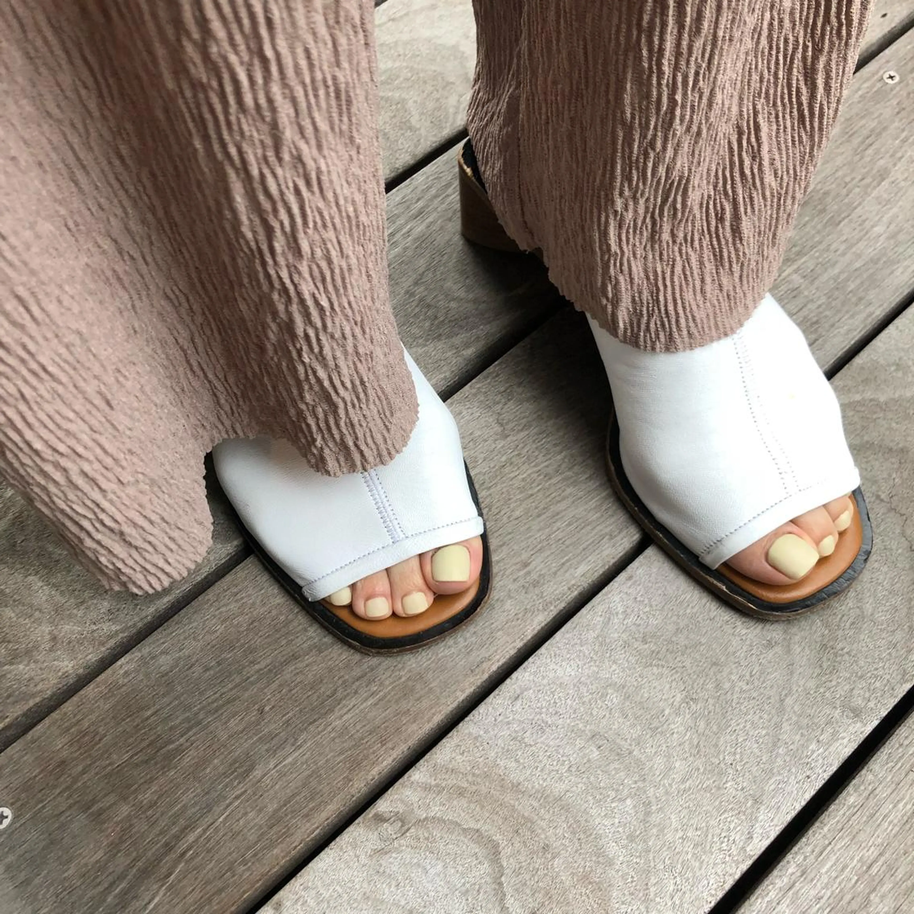 ネイル フットネイル エレン 南越谷のネイルデザイン