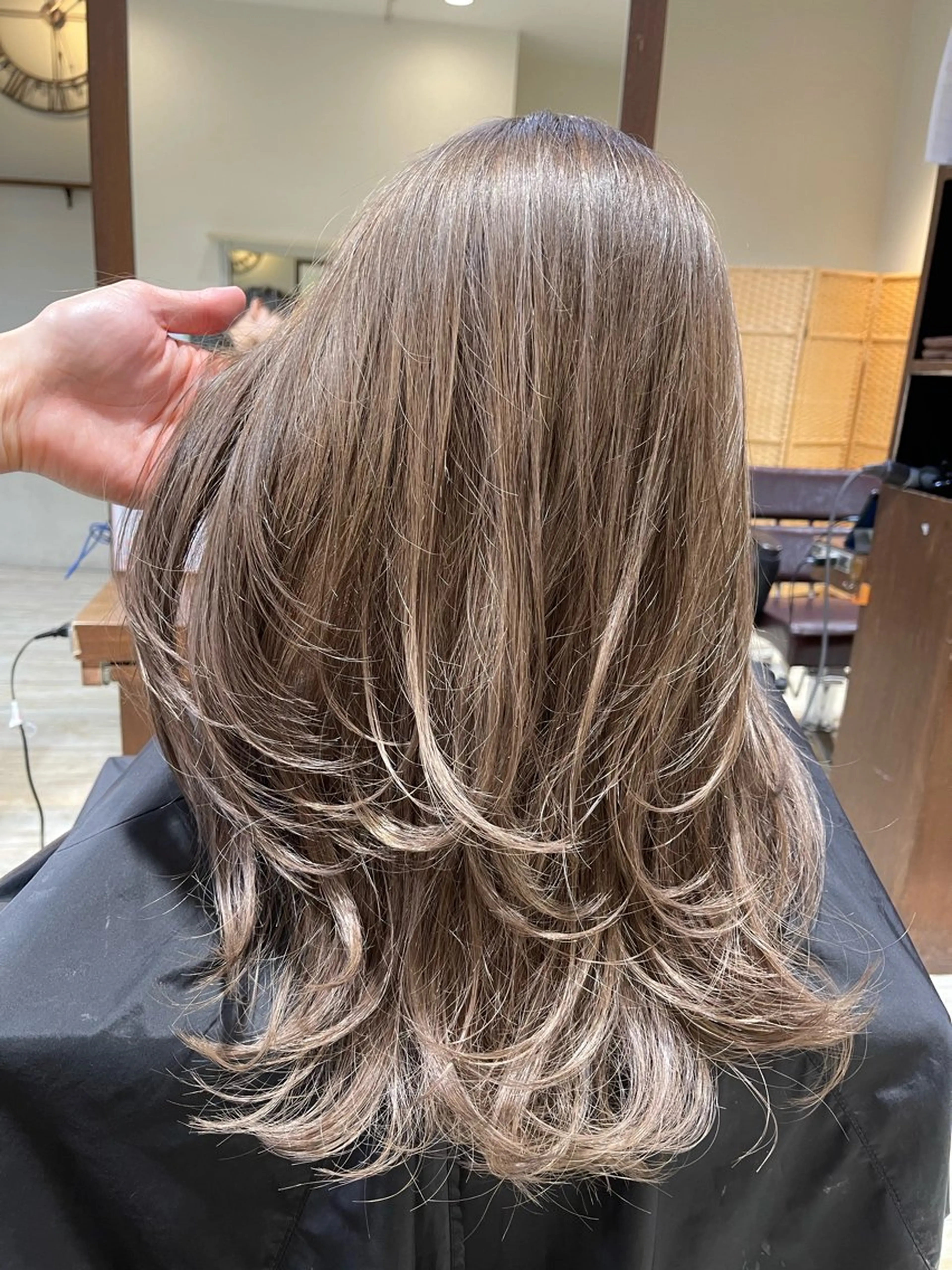 ミディアム カラー レイヤーカット カット ヘアカラー トリートメント Che'ri所属・海外レイヤー/ レイヤーカット/和田のヘアスタイル