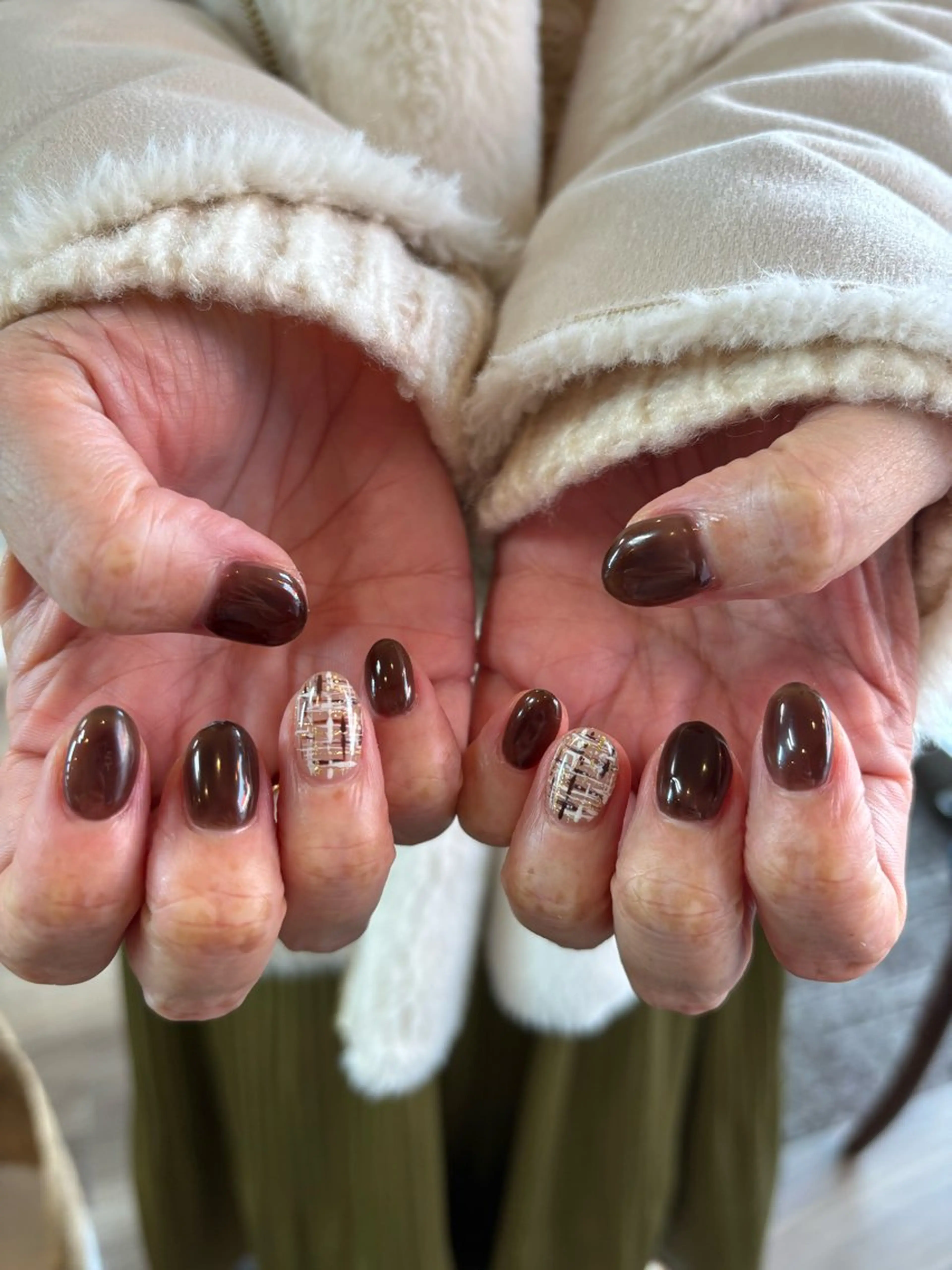 ネイル ブラウン ツイードネイル lealea Ayakaのネイルデザイン