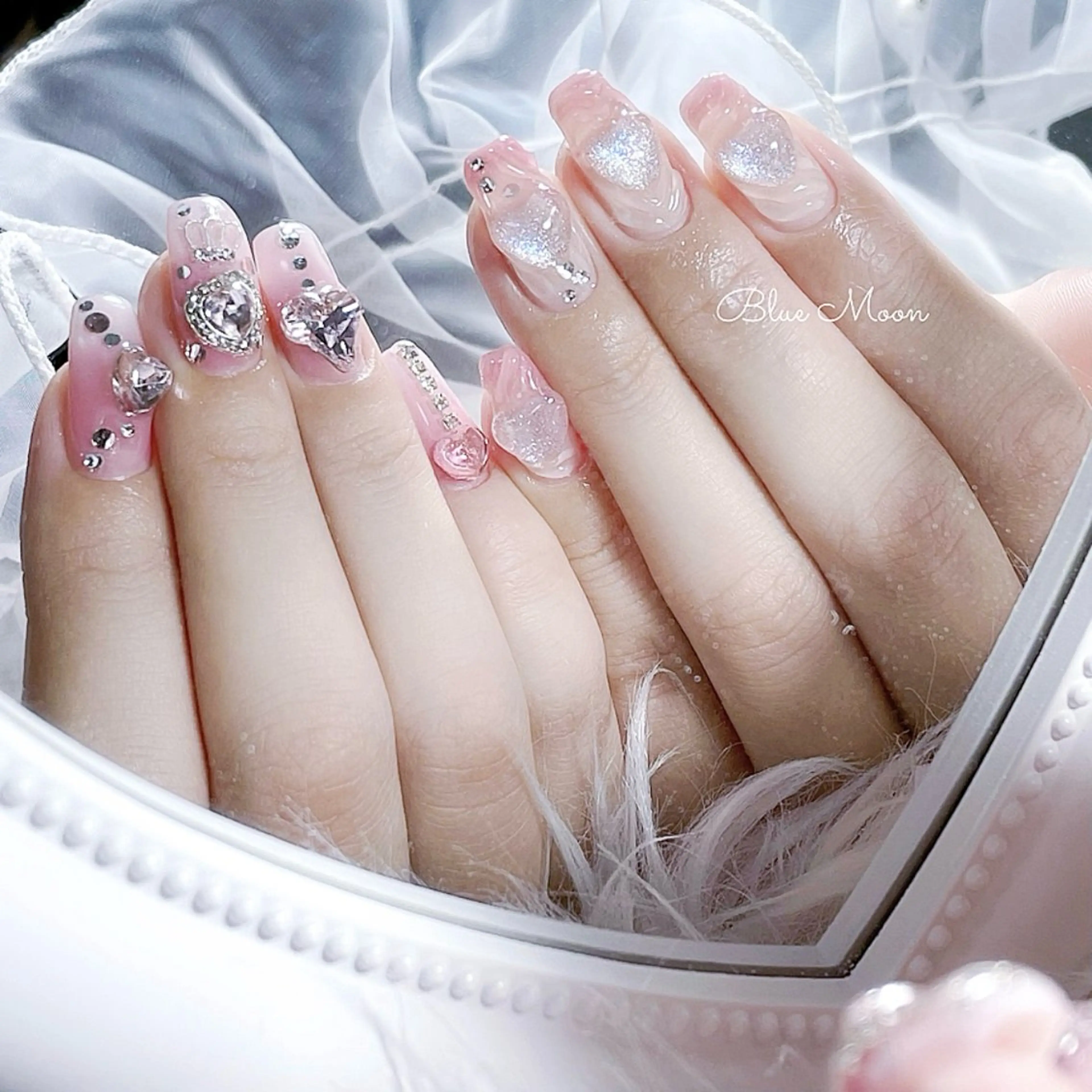 ネイル アートネイル ハンドネイル フットネイル ハンドケア nail salon Blue Moonのネイルデザイン