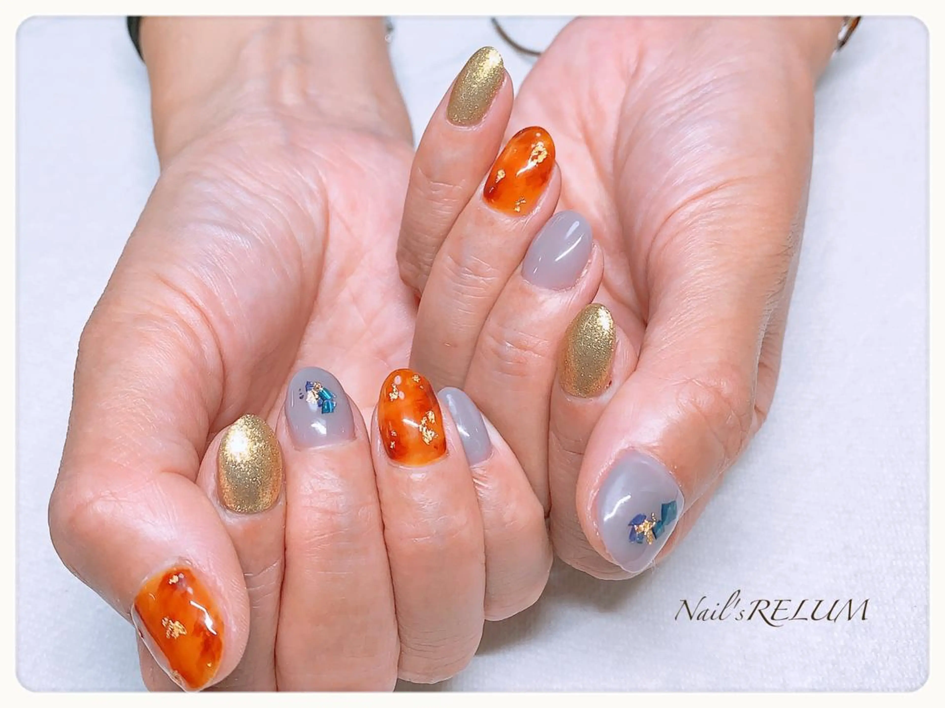 ネイル べっ甲ネイル THECOLORS所属・近貞 莉奈のネイルデザイン