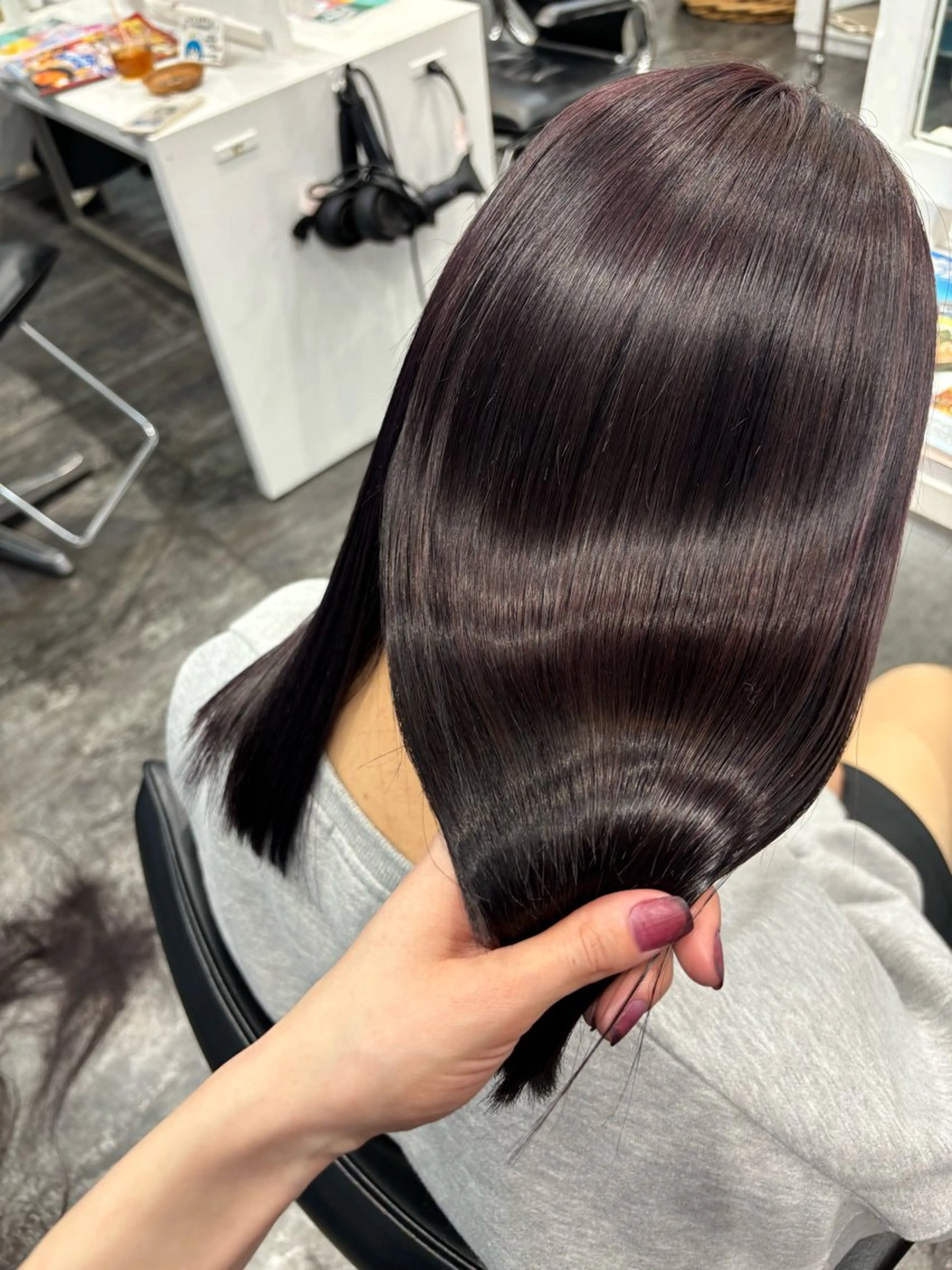 ミディアム カラー カシス 髪質改善 トリートメント LOMARLIE JURIAのヘアスタイル