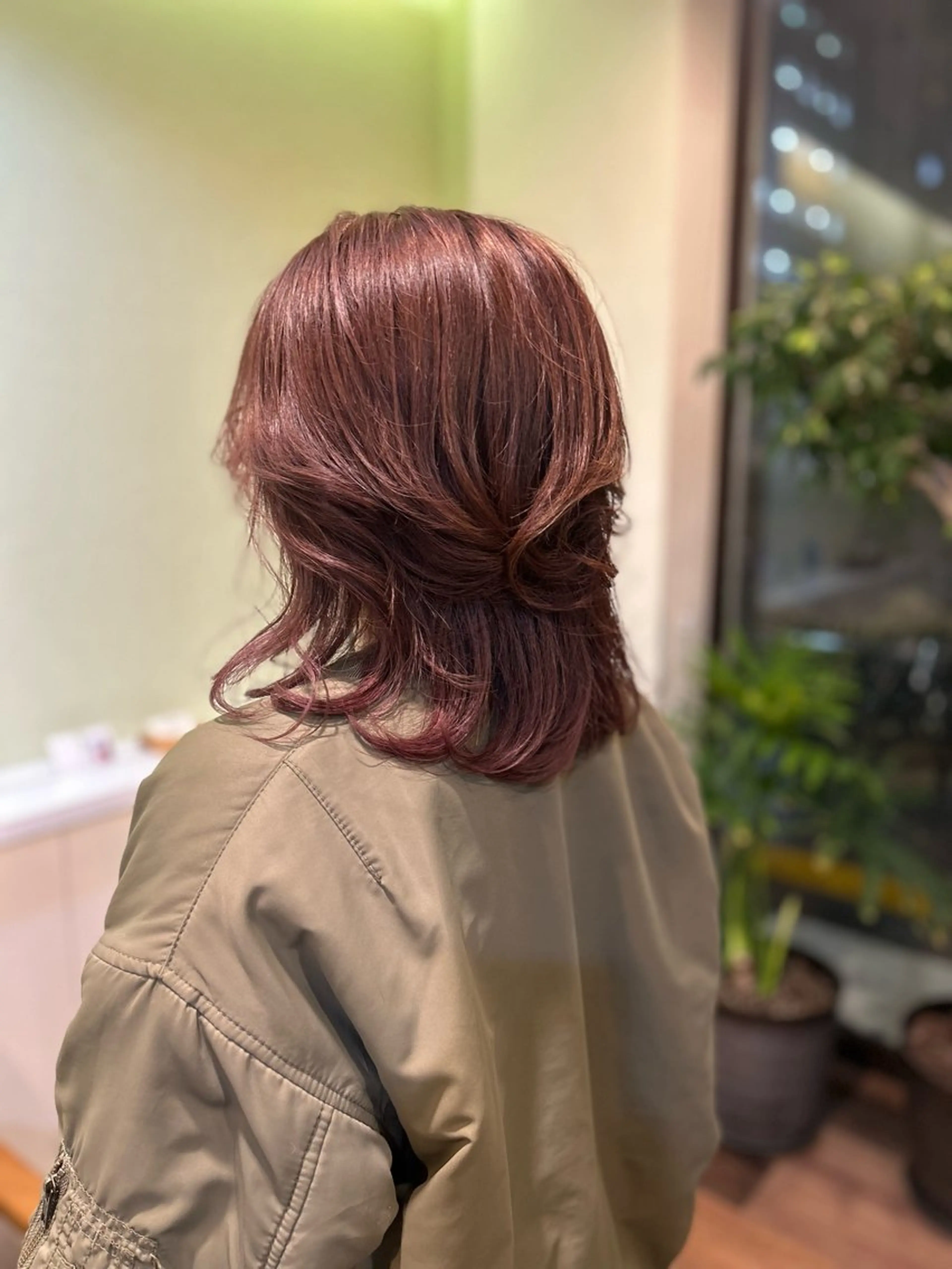 セミロング ピンクブラウン オリーブ南森町✨️ 畑中のヘアスタイル