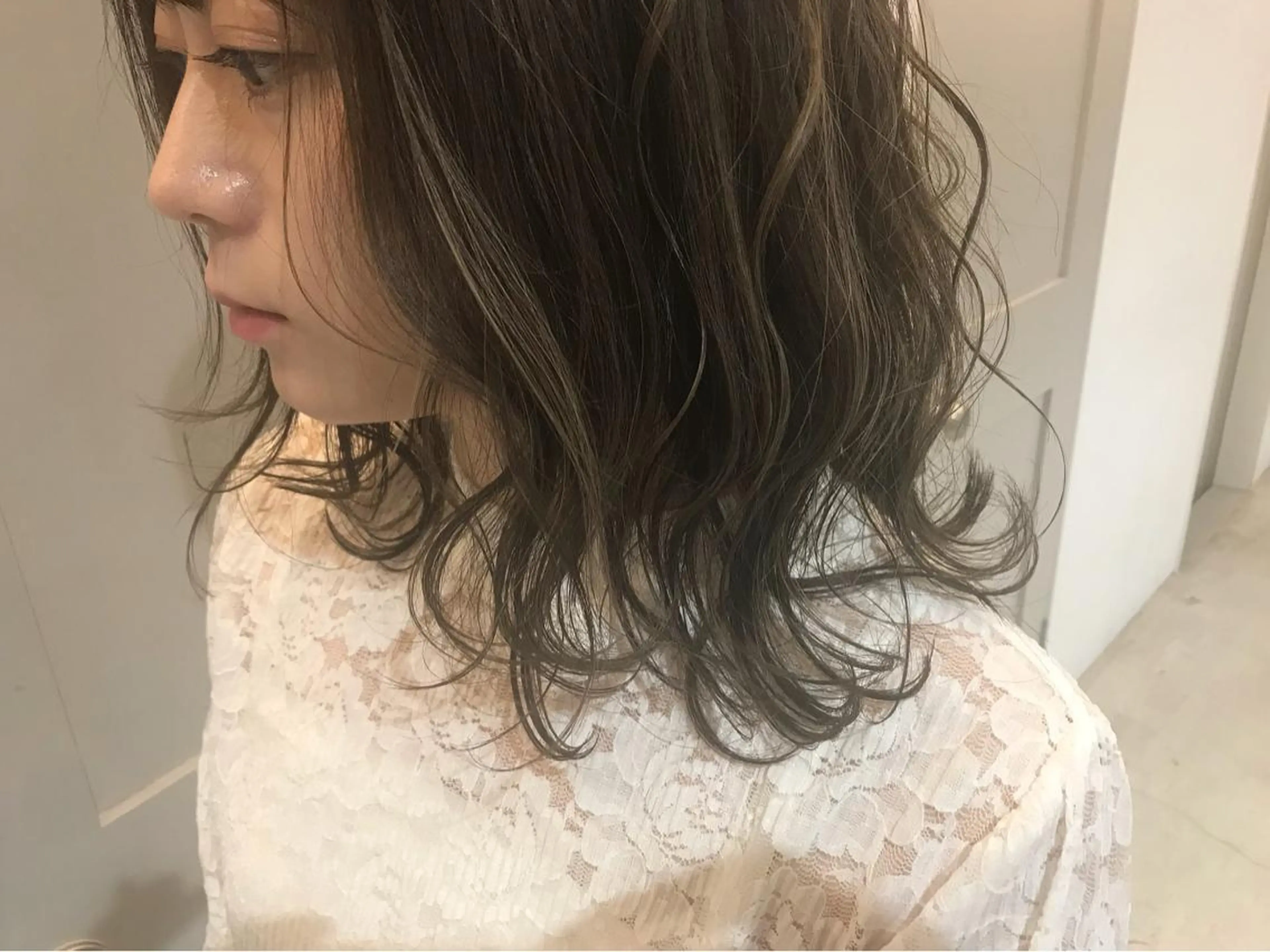 ミディアム カラー ハイライトカラー ハイライト 吉田 早織のヘアスタイル