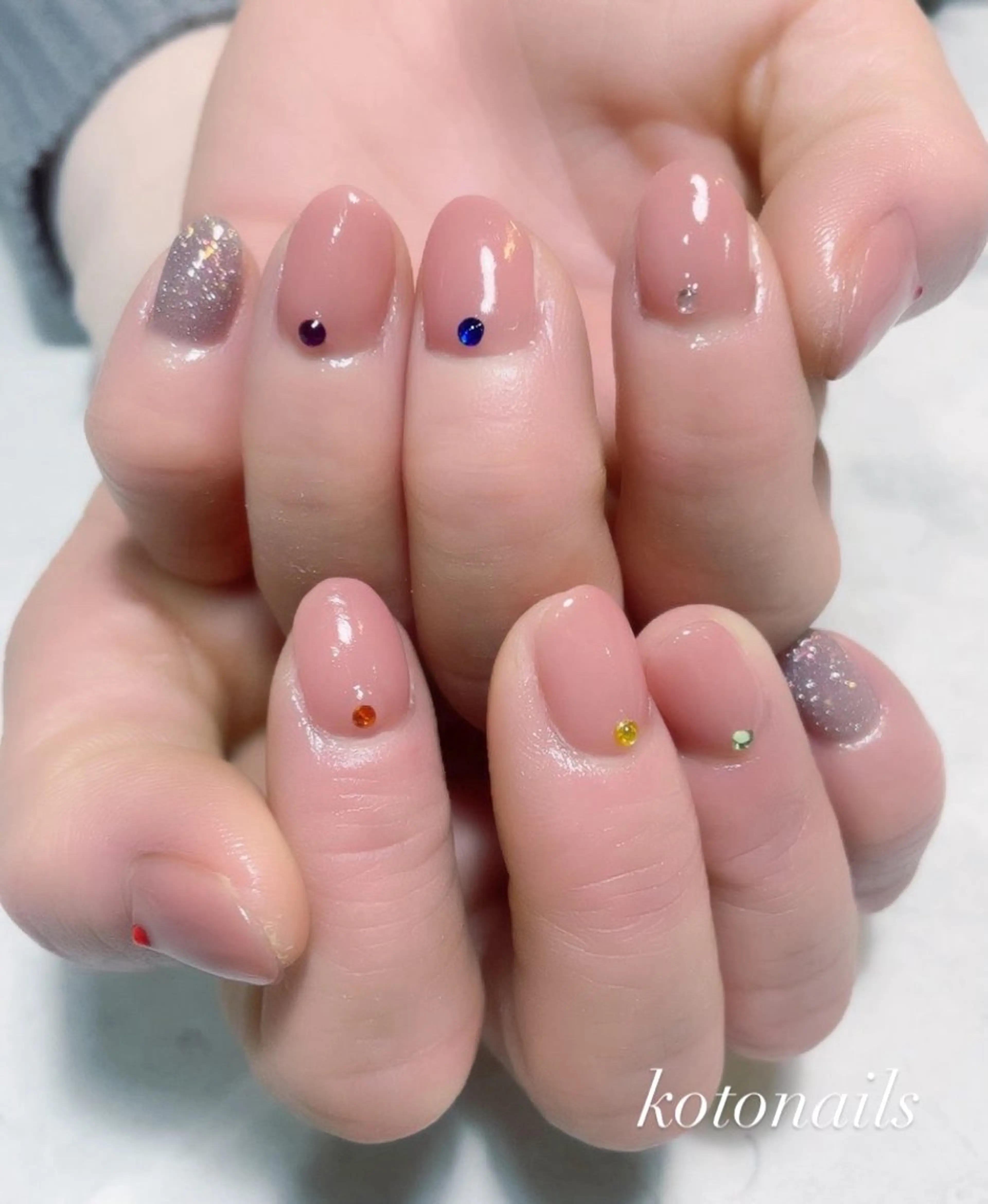 ネイル ワンカラーネイル ストーンネイル koto nails所属・koto nailsのネイルデザイン