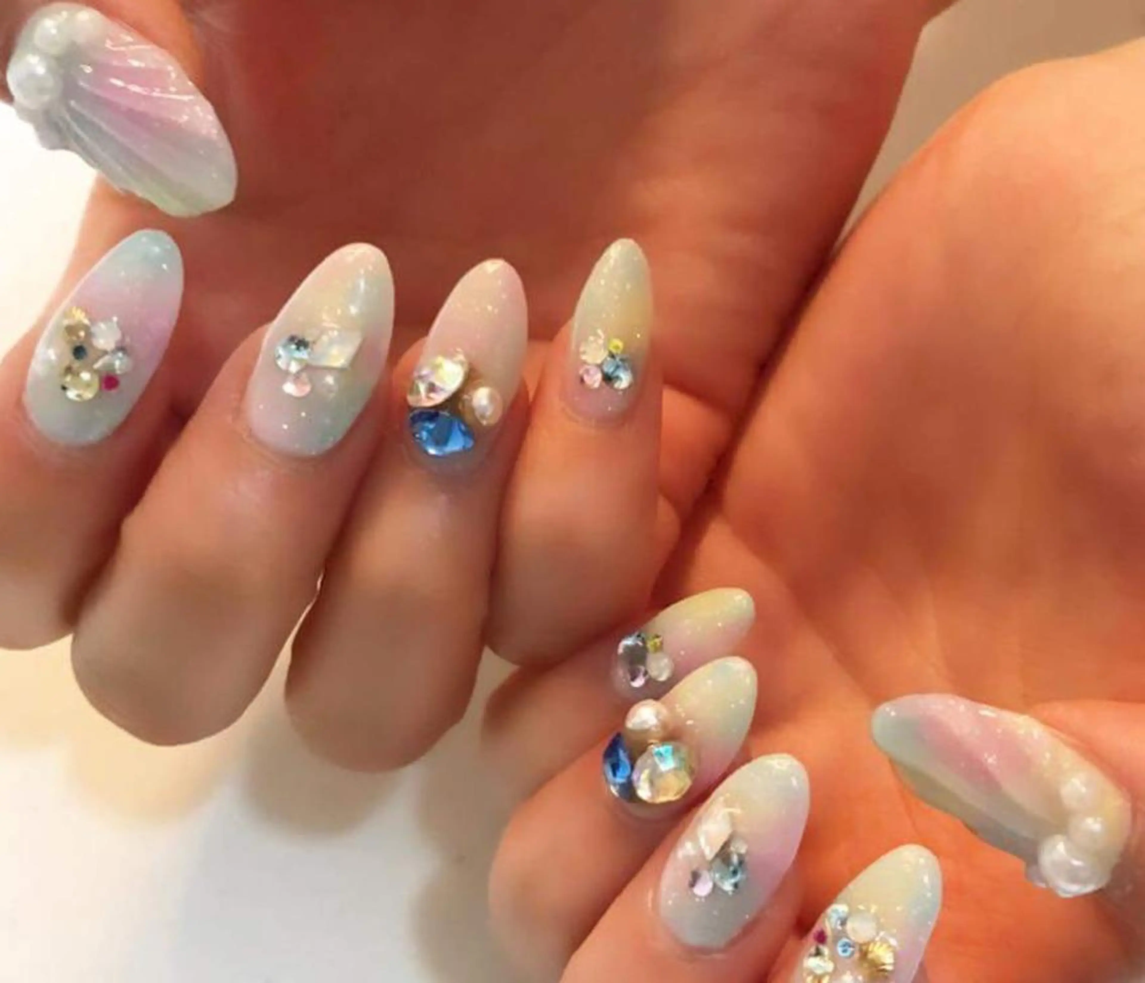 ミディアム カラー パーマ ヘアアレンジ メンズ キッズ ネイル マツエク・マツパ 付け放題 アートネイル フットネイル ジェルネイル 持ち込み NAILSGOGO shibuyaのネイルデザイン