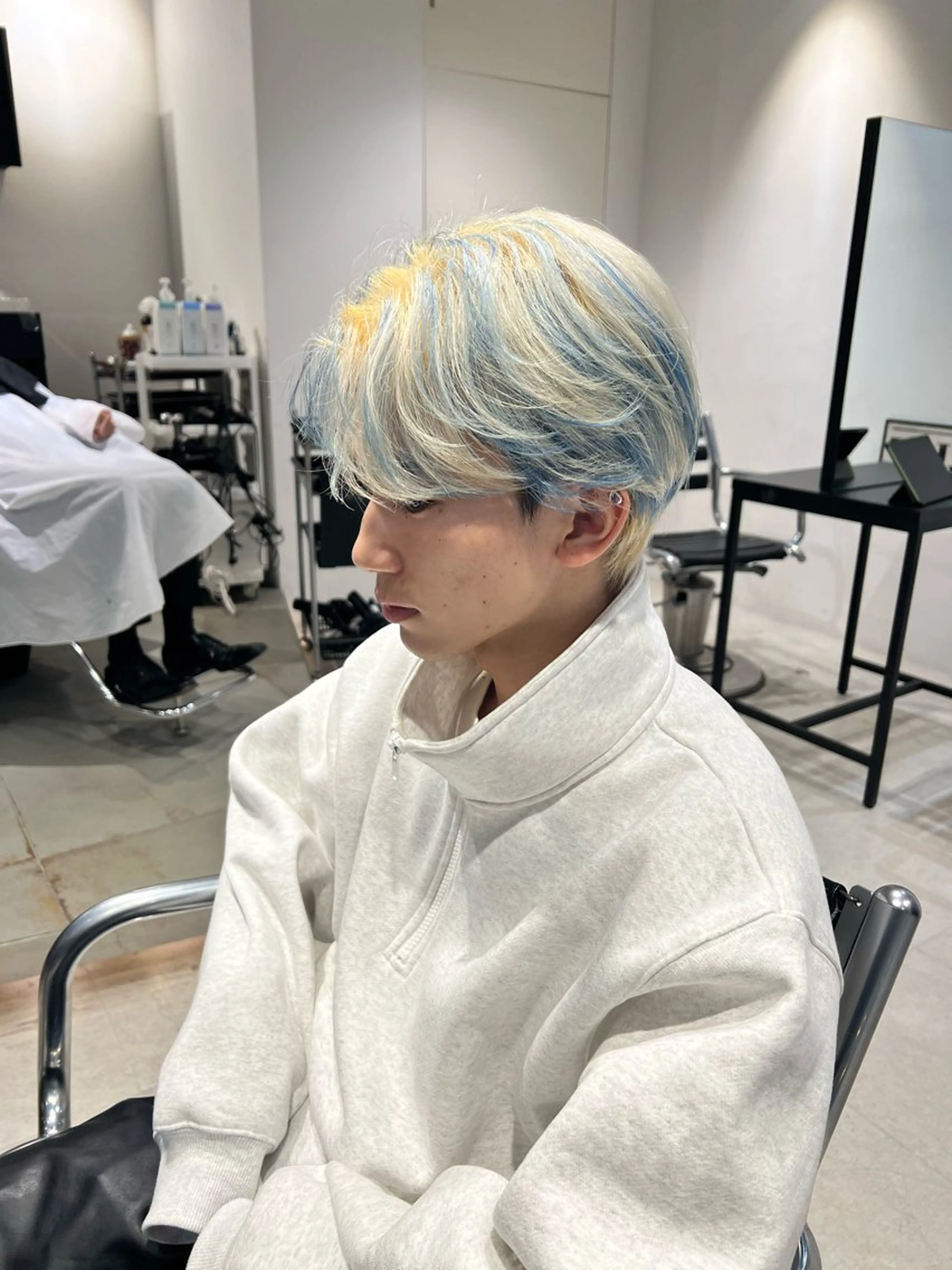 ショート カラー デザインカラー カット ヘアカラー トリートメント レイヤー/透明感 カラー🌿KANTAのヘアスタイル