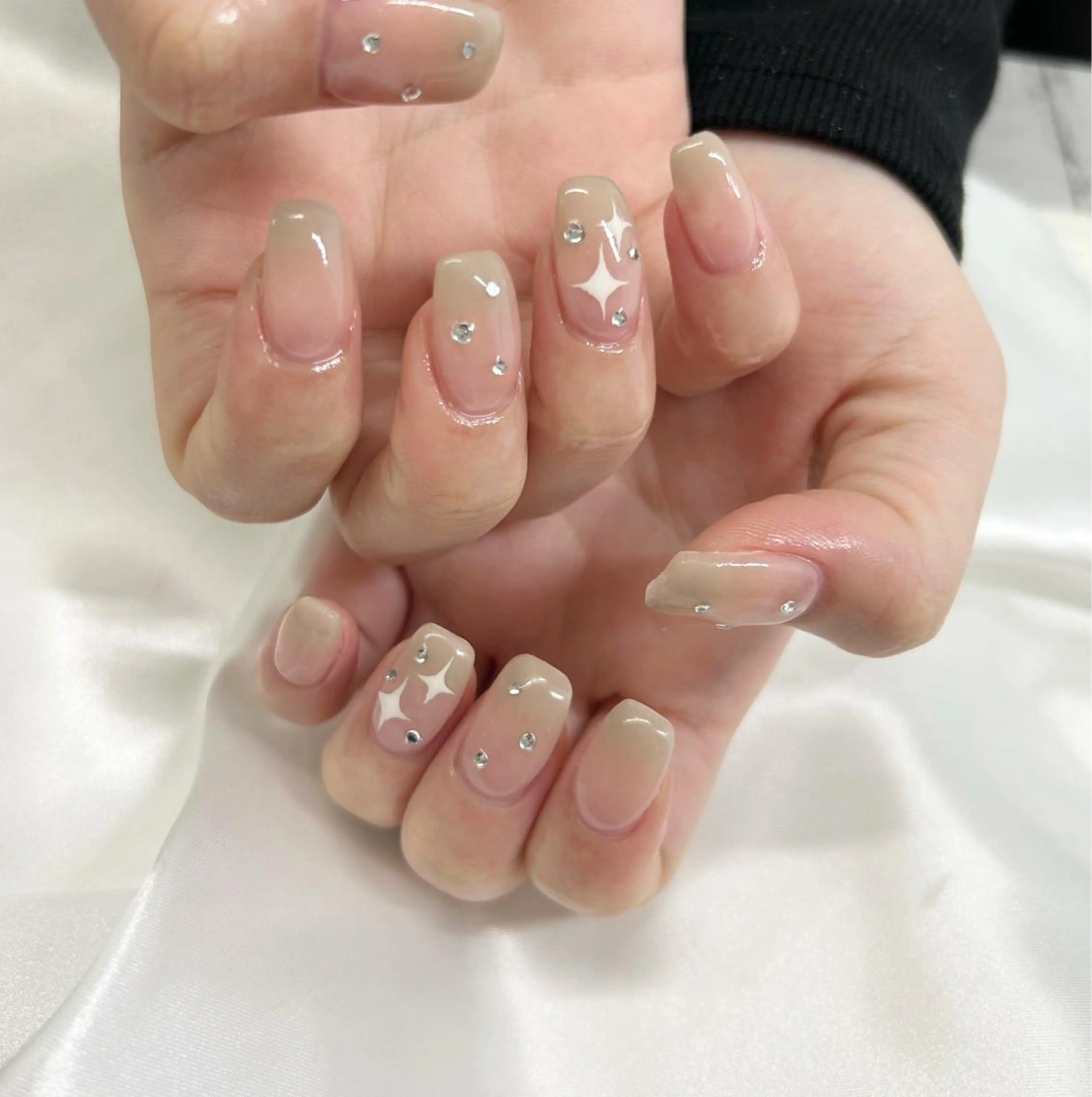 ネイル マツエク・マツパ アイブロウ ワンホンマツエク ワンホンネイル pu muのネイルデザイン