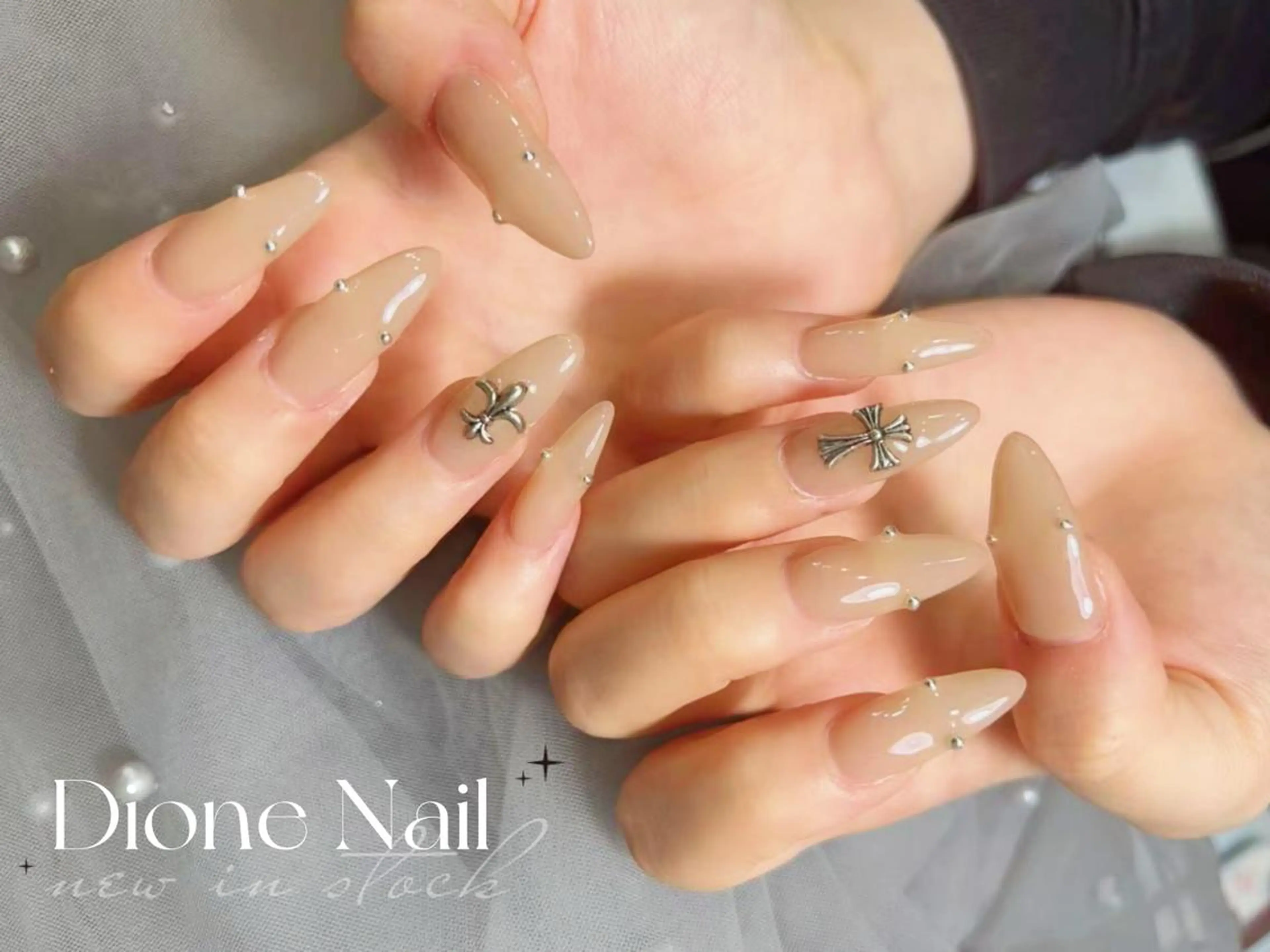 ネイル Dione ネイル専門店のネイルデザイン