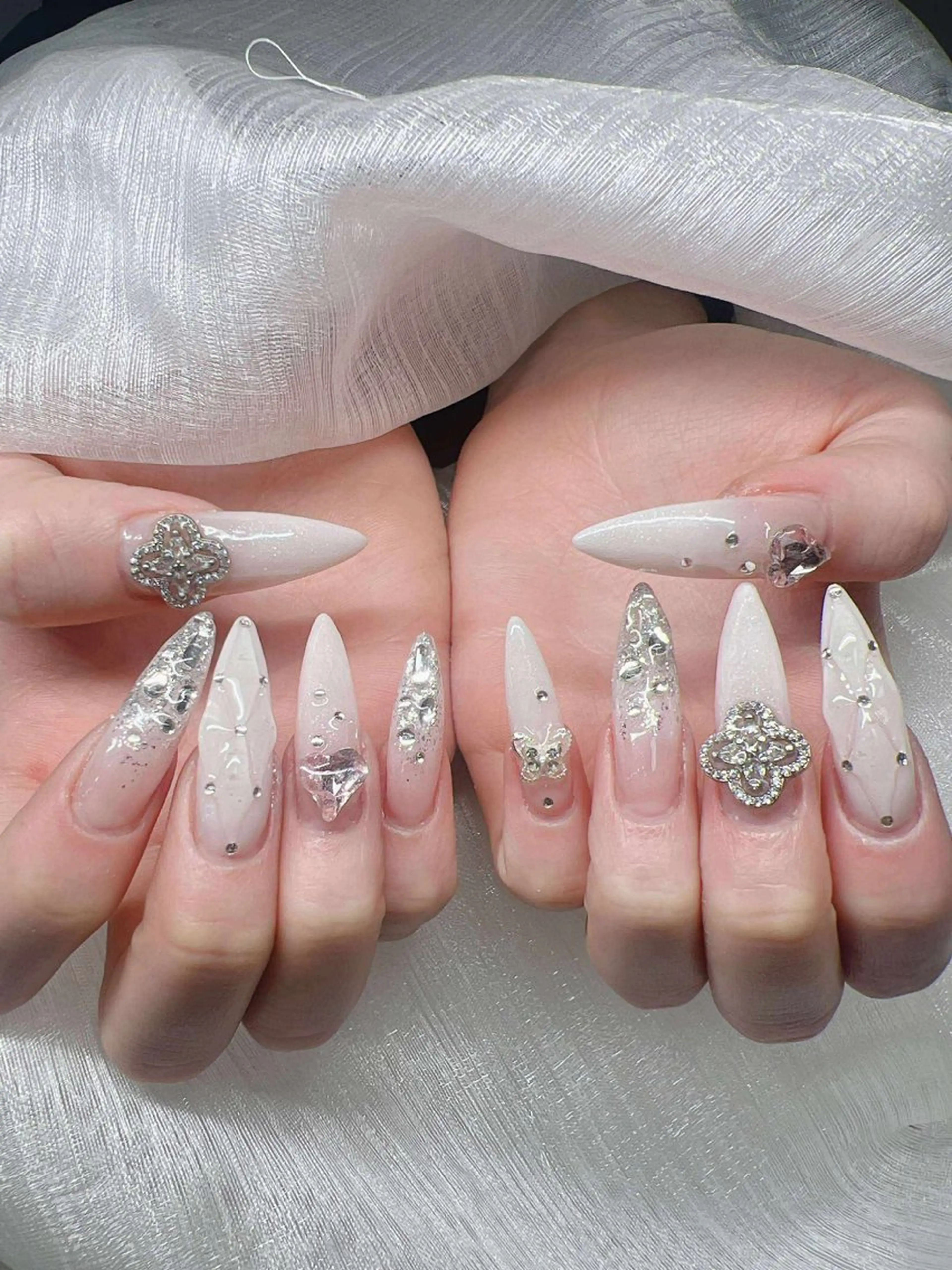 ネイル 長さ出し グラデーション 卒業式 キラキラネイル マグネットネイル ハンドネイル Lee Nailsのネイルデザイン