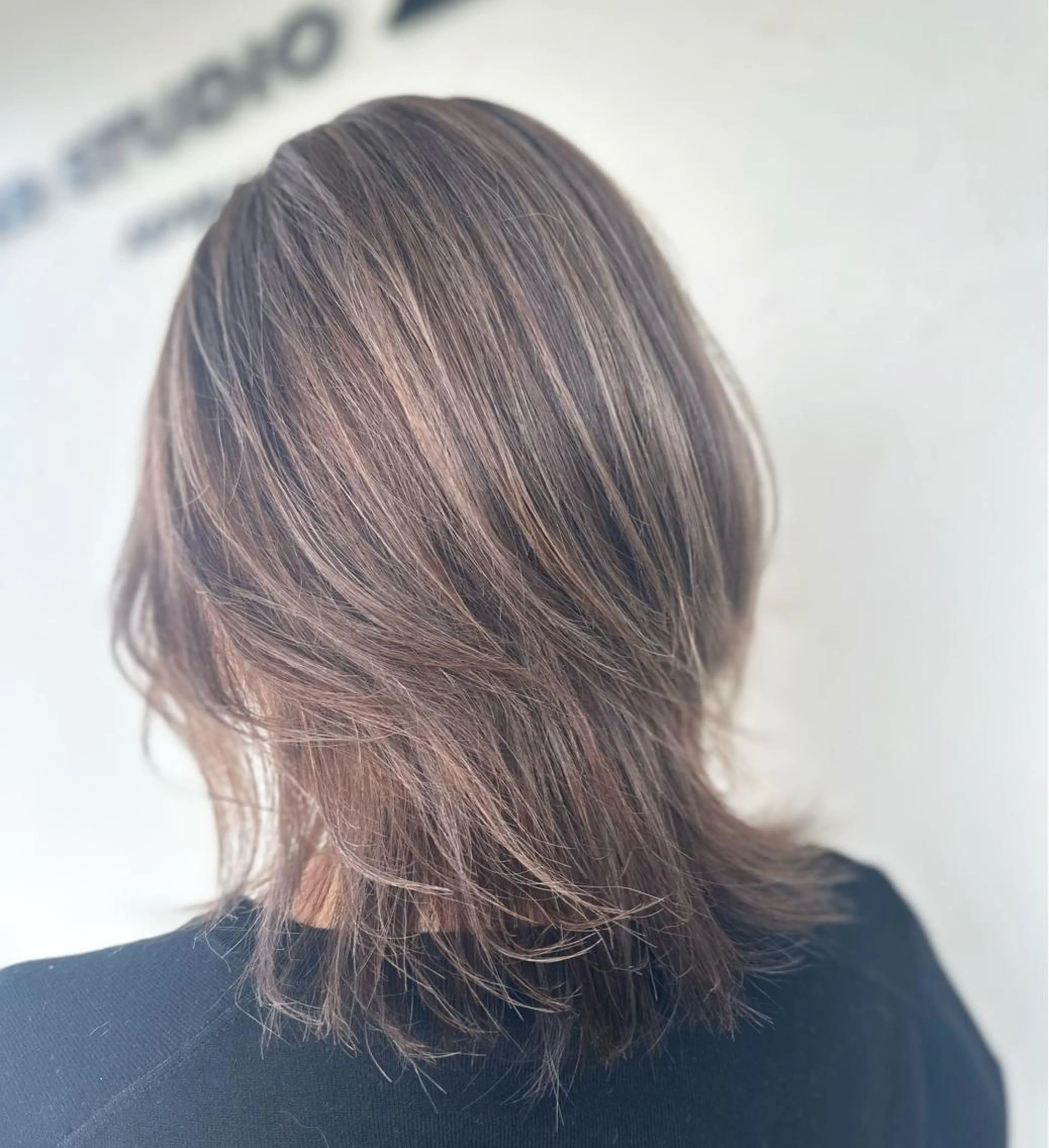 ミディアム カラー アッシュ 黒髪 ブルーカラー ブルーブラック グレージュ うる艶カラー美容師 ayumiのヘアスタイル