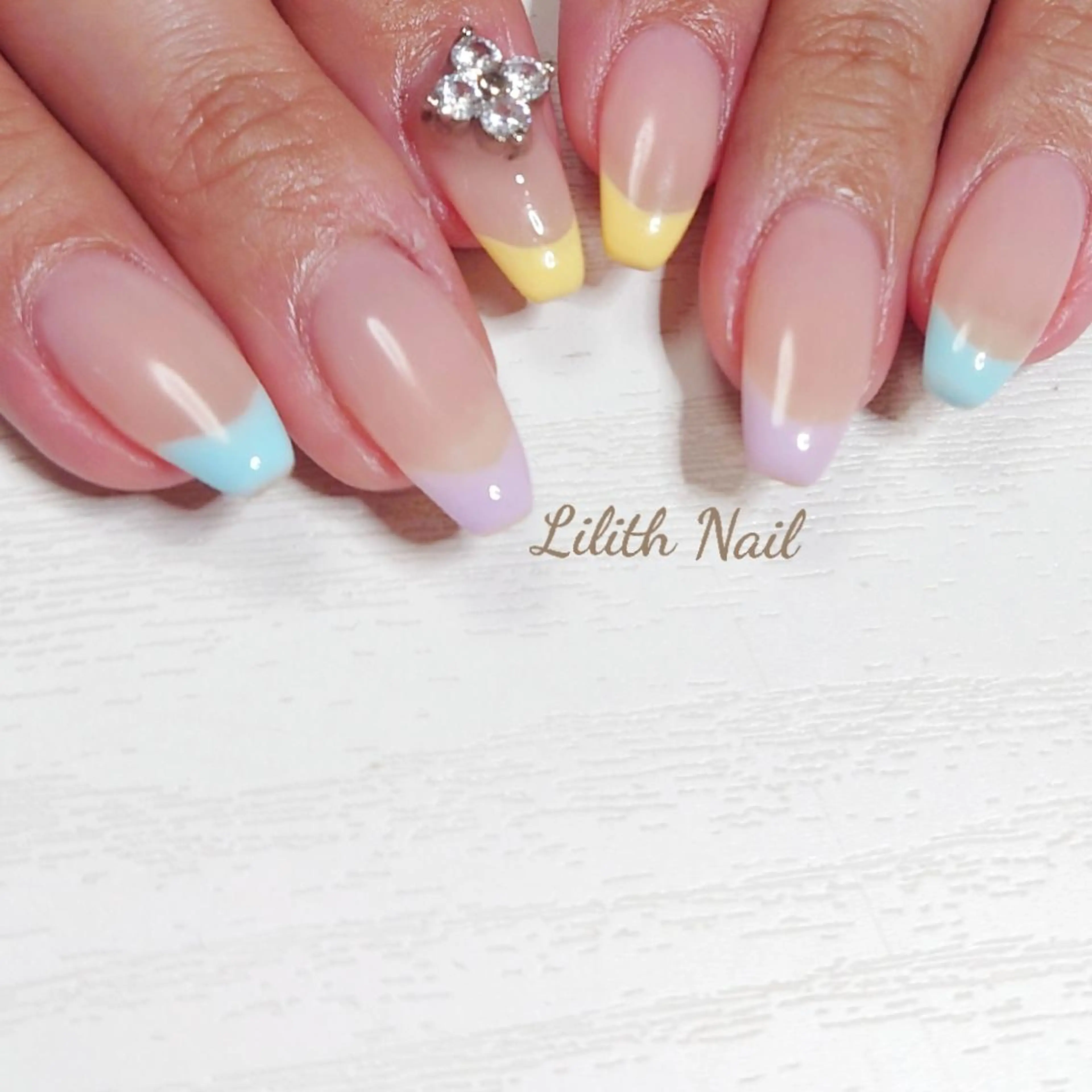 ネイル ブルー フレンチネイル ジェルネイル 持ち込み パステルネイル ハンドネイル Lilith Nailのネイルデザイン