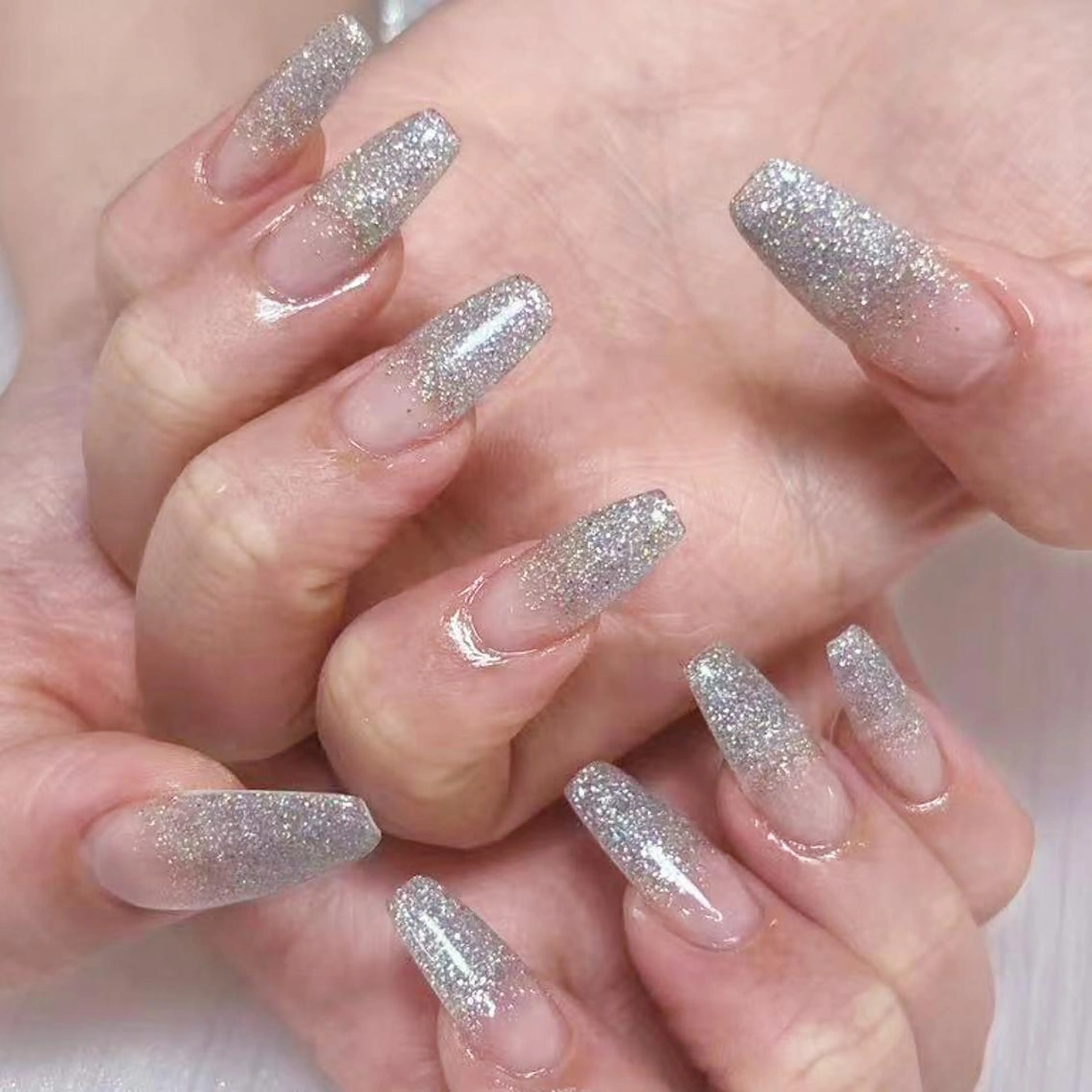 ネイル アートネイル オーロラネイル ガーリー キラキラネイル 韓国ネイル ハンドネイル DIAMOND 💦のネイルデザイン